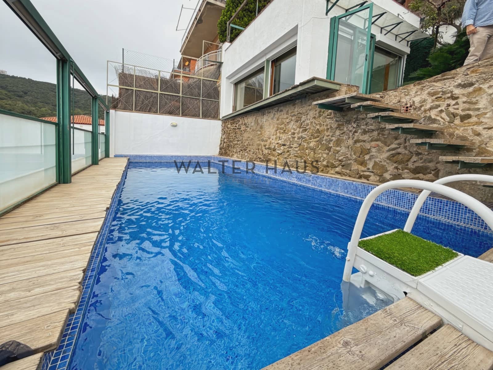 3 soveværelse Villa til leje i Barcelona by med swimmingpool - € 4.900 (Ref: 9263438)