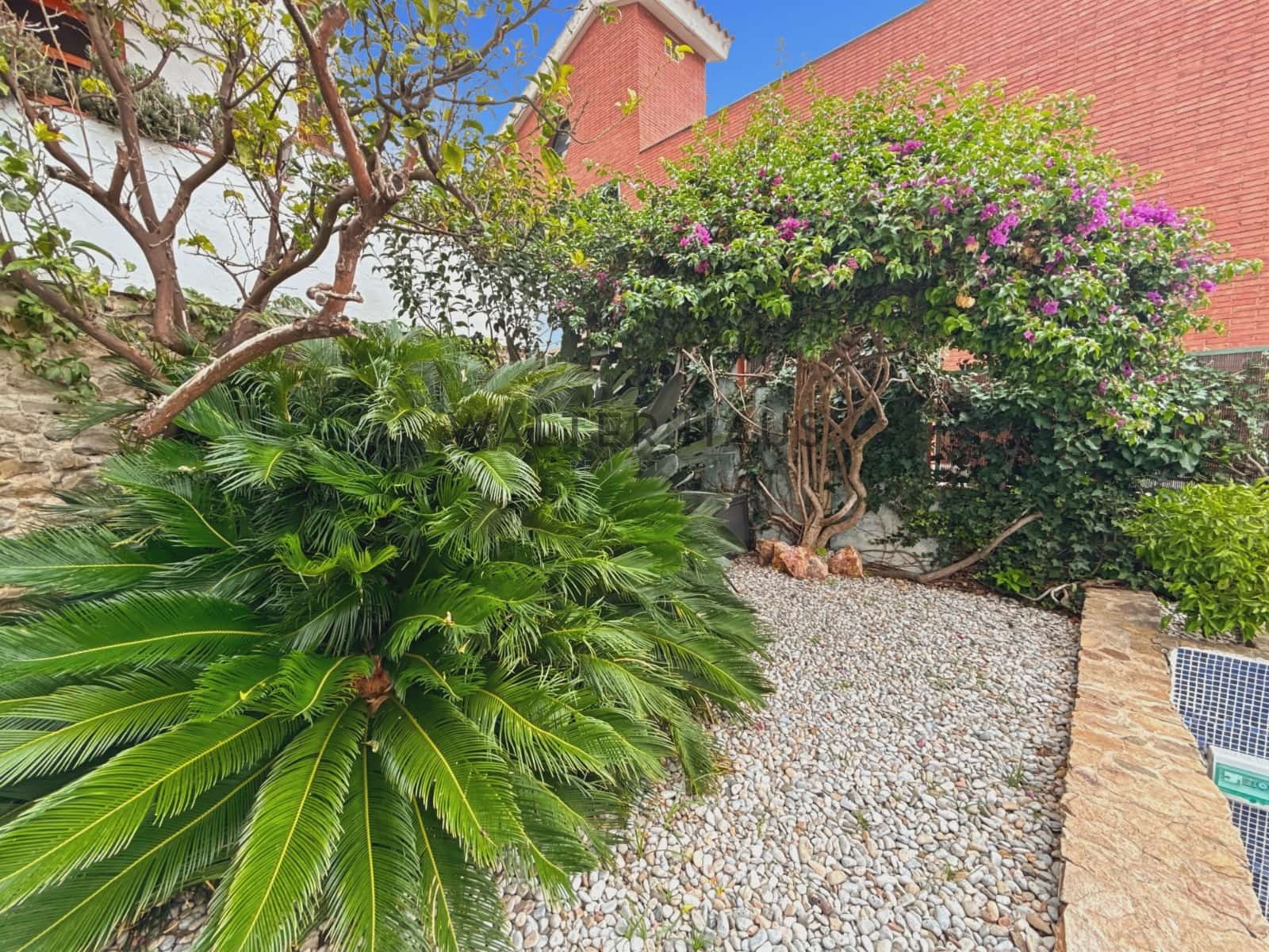 3 soveværelse Villa til leje i Barcelona by med swimmingpool - € 4.900 (Ref: 9263438)