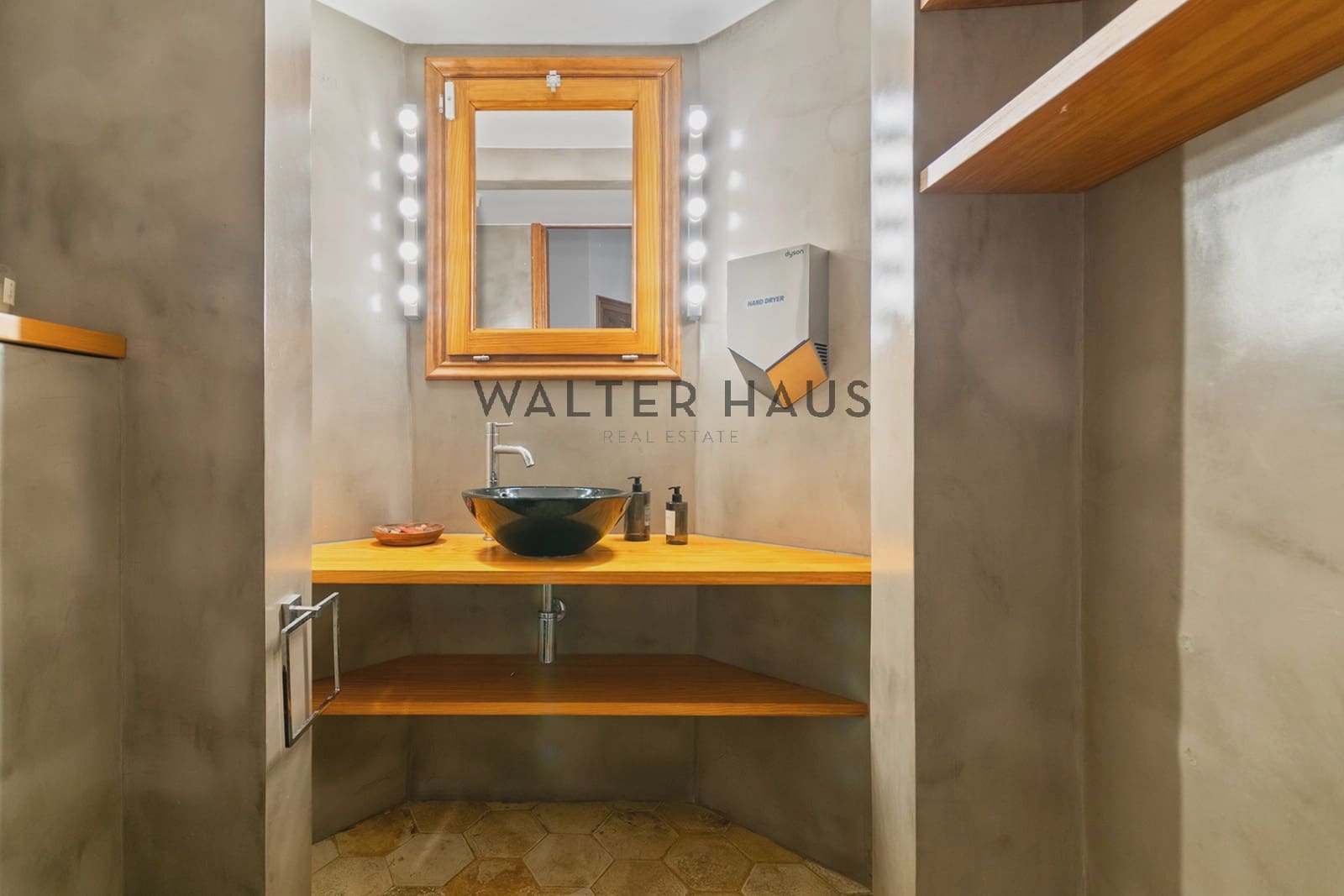 2 soveværelse Lejlighed til salg i Barcelona by med swimmingpool - € 1.092.000 (Ref: 9267836)