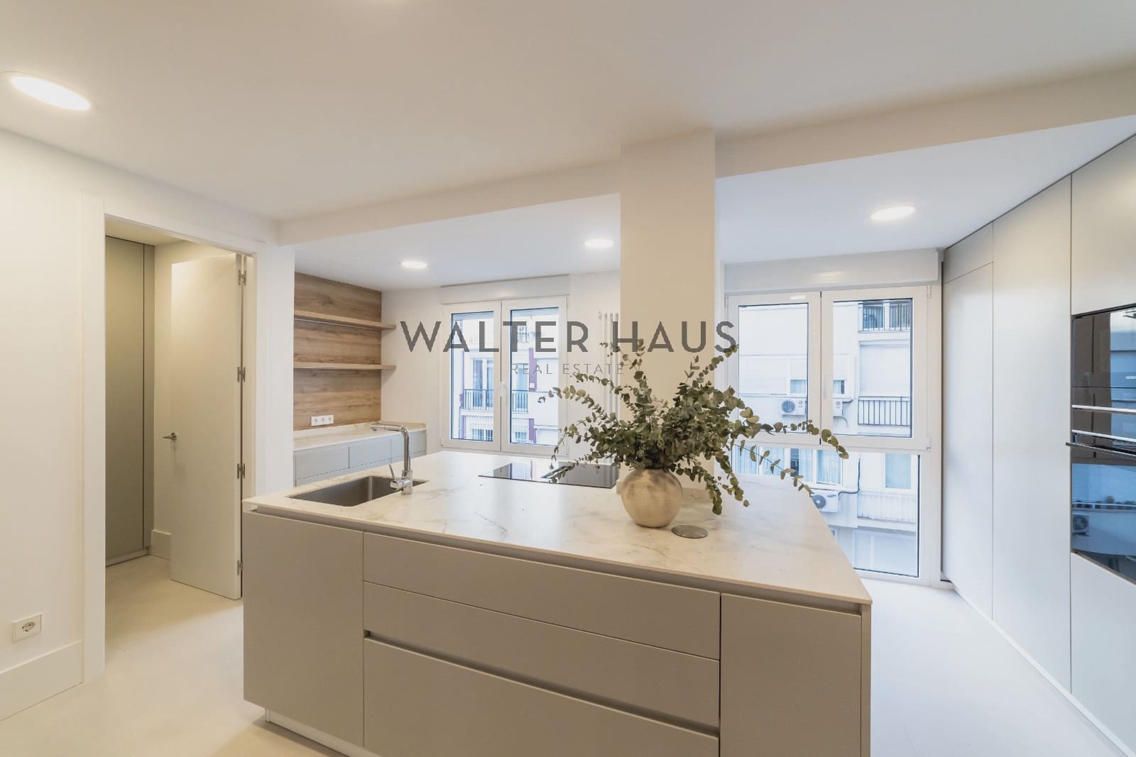 3 slaapkamer Flat te koop in Madrid stad met zwembad - € 3.100.000 (Ref: 9270602)