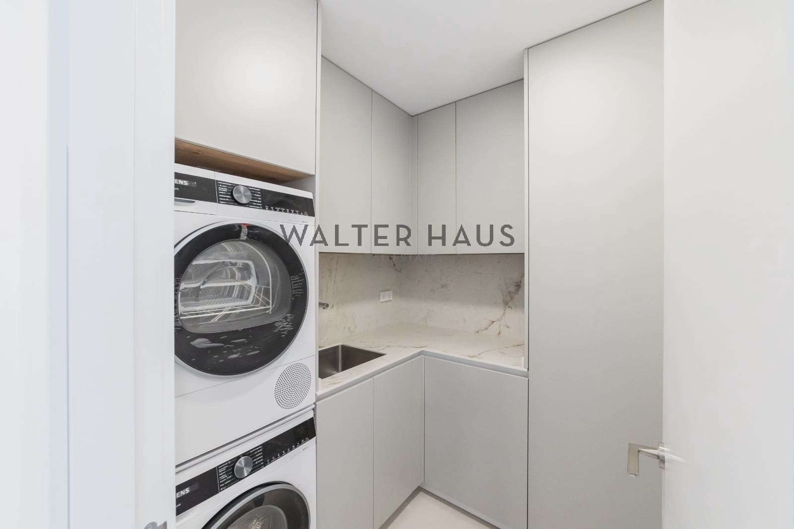 3 slaapkamer Flat te koop in Madrid stad met zwembad - € 3.100.000 (Ref: 9270602)