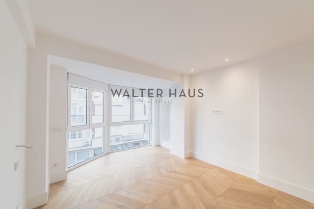 Piso de 3 habitaciones en Jerónimos, Madrid ciudad en venta con piscina - 3.100.000 € (Ref: 9270602)