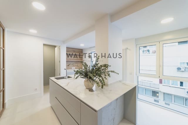 Piso de 3 habitaciones en Jerónimos, Madrid ciudad en venta con piscina - 3.100.000 € (Ref: 9270602)