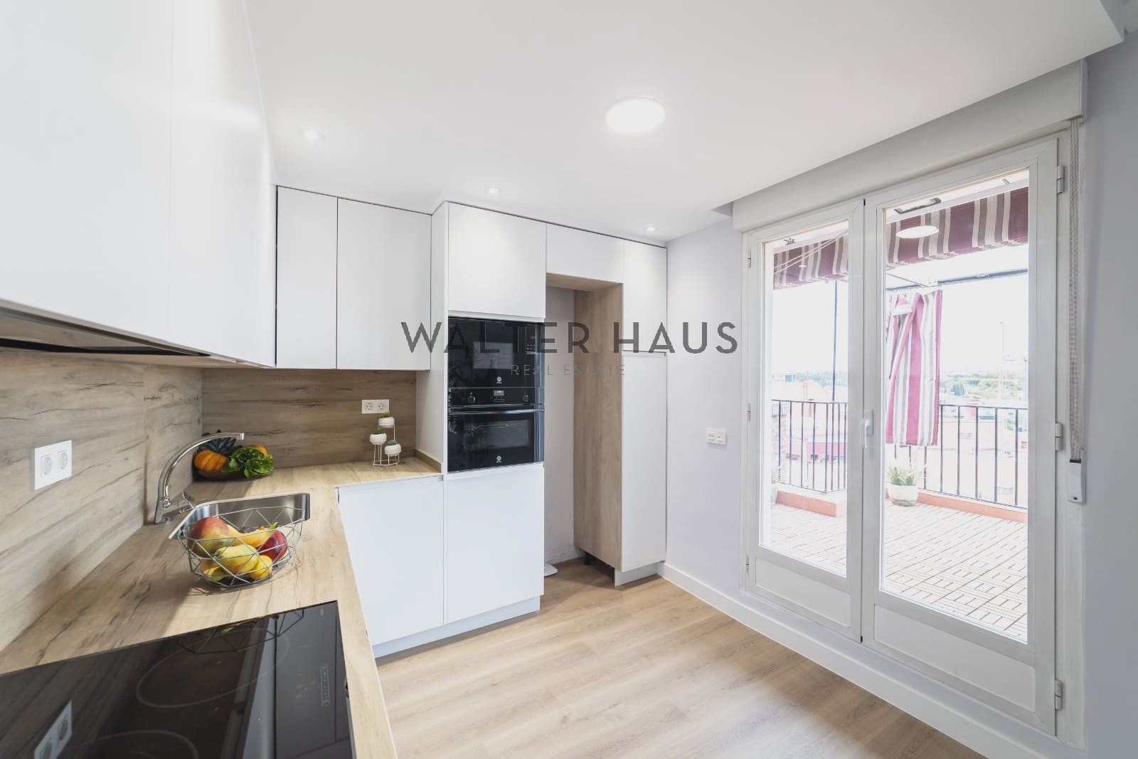 2 soveværelse Lejlighed til salg i Madrid by - € 799.000 (Ref: 9275229)