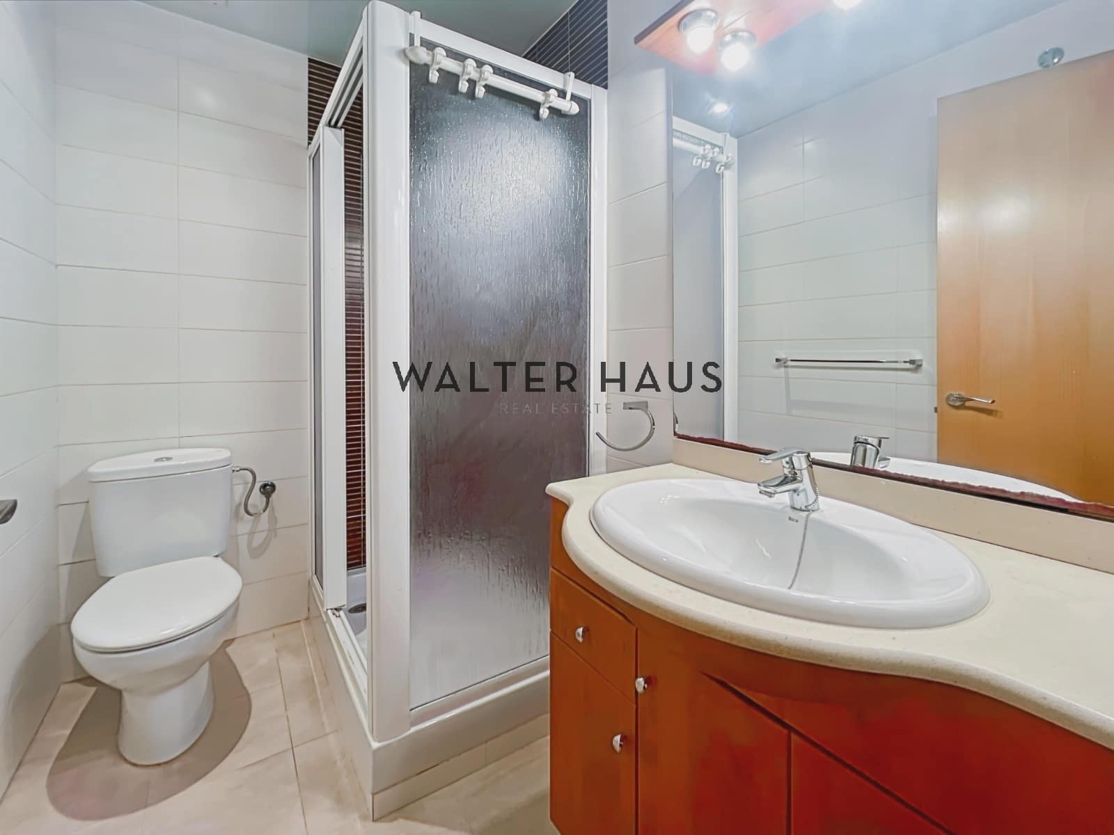 2 bedroom Flat for sale in Barcelona city with pool - € 550,000 (Ref: 9278507)