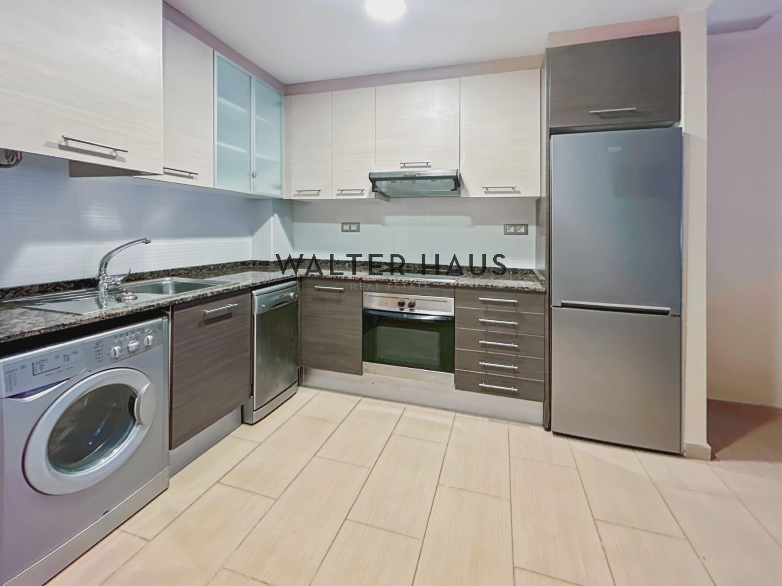 2 bedroom Flat for sale in Barcelona city with pool - € 550,000 (Ref: 9278507)