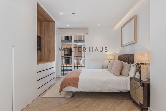 3 bedroom Flat for sale in Cortes, Madrid city - € 1,150,000 (Ref: 9279791)