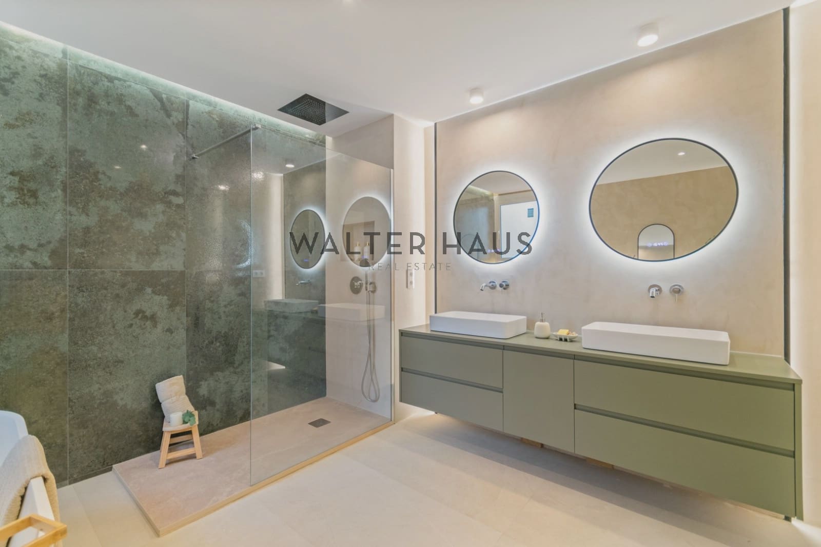 4 soveværelse Lejlighed til salg i Barcelona by - € 1.290.000 (Ref: 9289748)