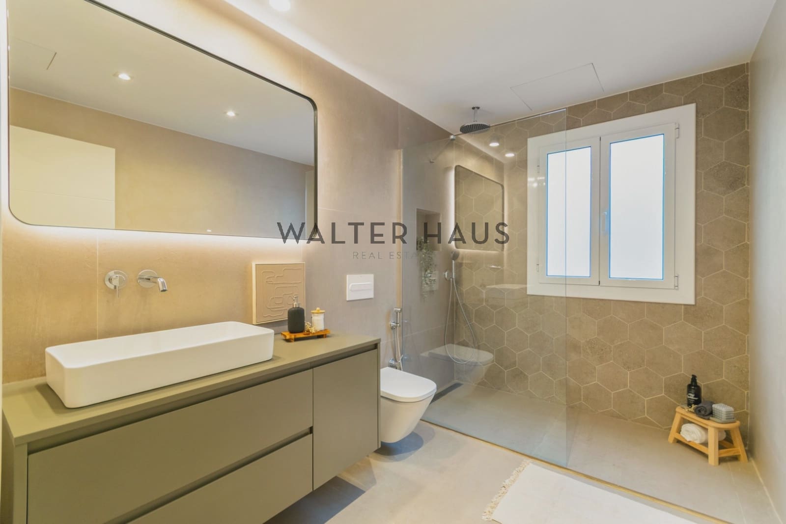 4 soveværelse Lejlighed til salg i Barcelona by - € 1.290.000 (Ref: 9289748)