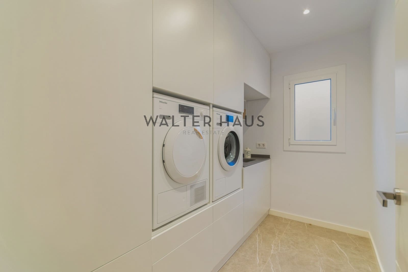 4 soveværelse Lejlighed til salg i Barcelona by - € 1.290.000 (Ref: 9289748)