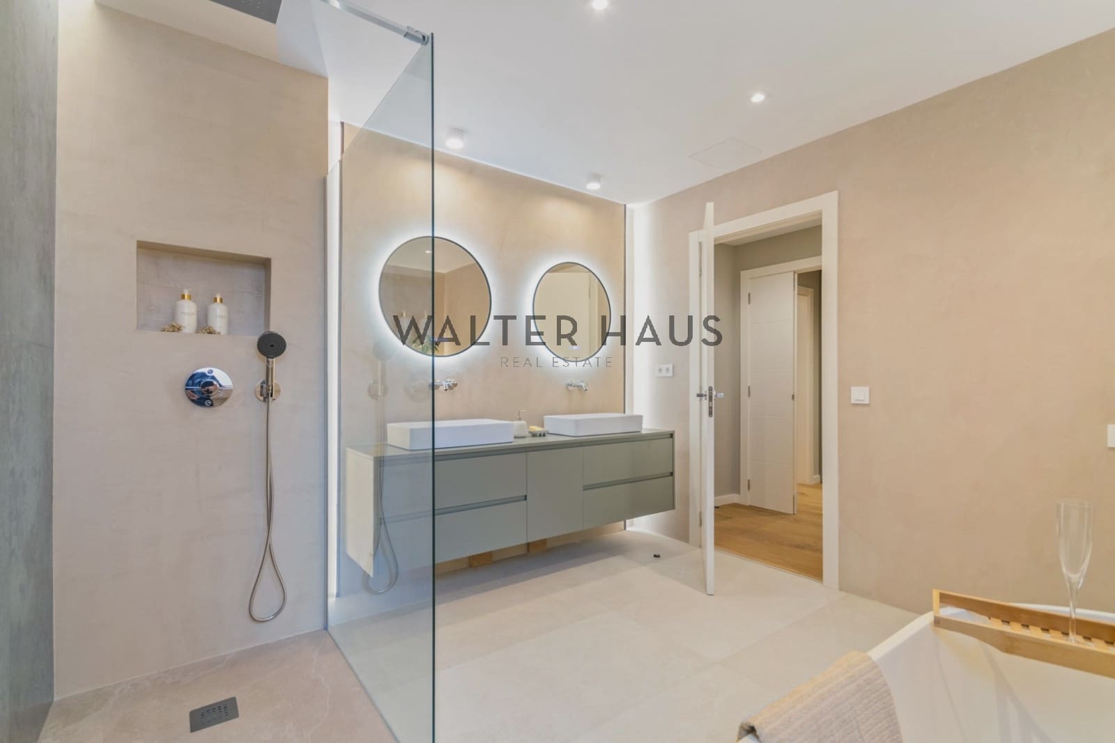 4 soveværelse Lejlighed til salg i Barcelona by - € 1.290.000 (Ref: 9289748)