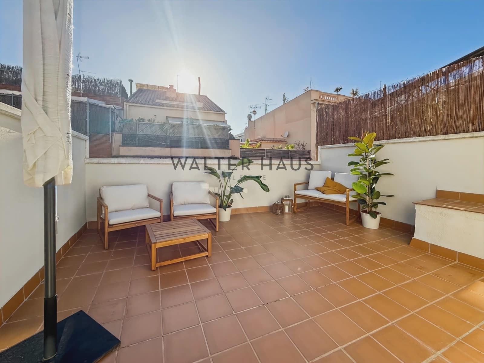 Villa/Maison de 4 chambres à louer à Barcelone ville - 3 400 € (Ref: 9293793)