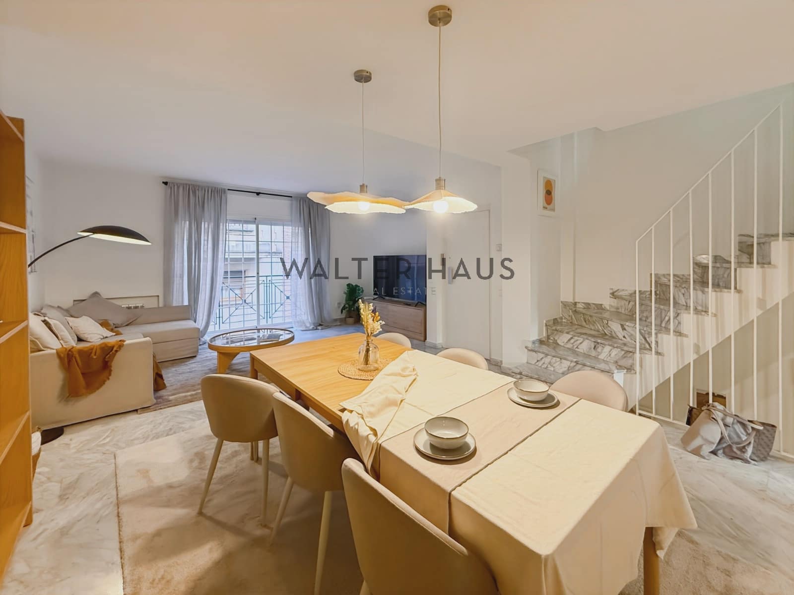 Villa/Maison de 4 chambres à louer à Barcelone ville - 3 400 € (Ref: 9293793)