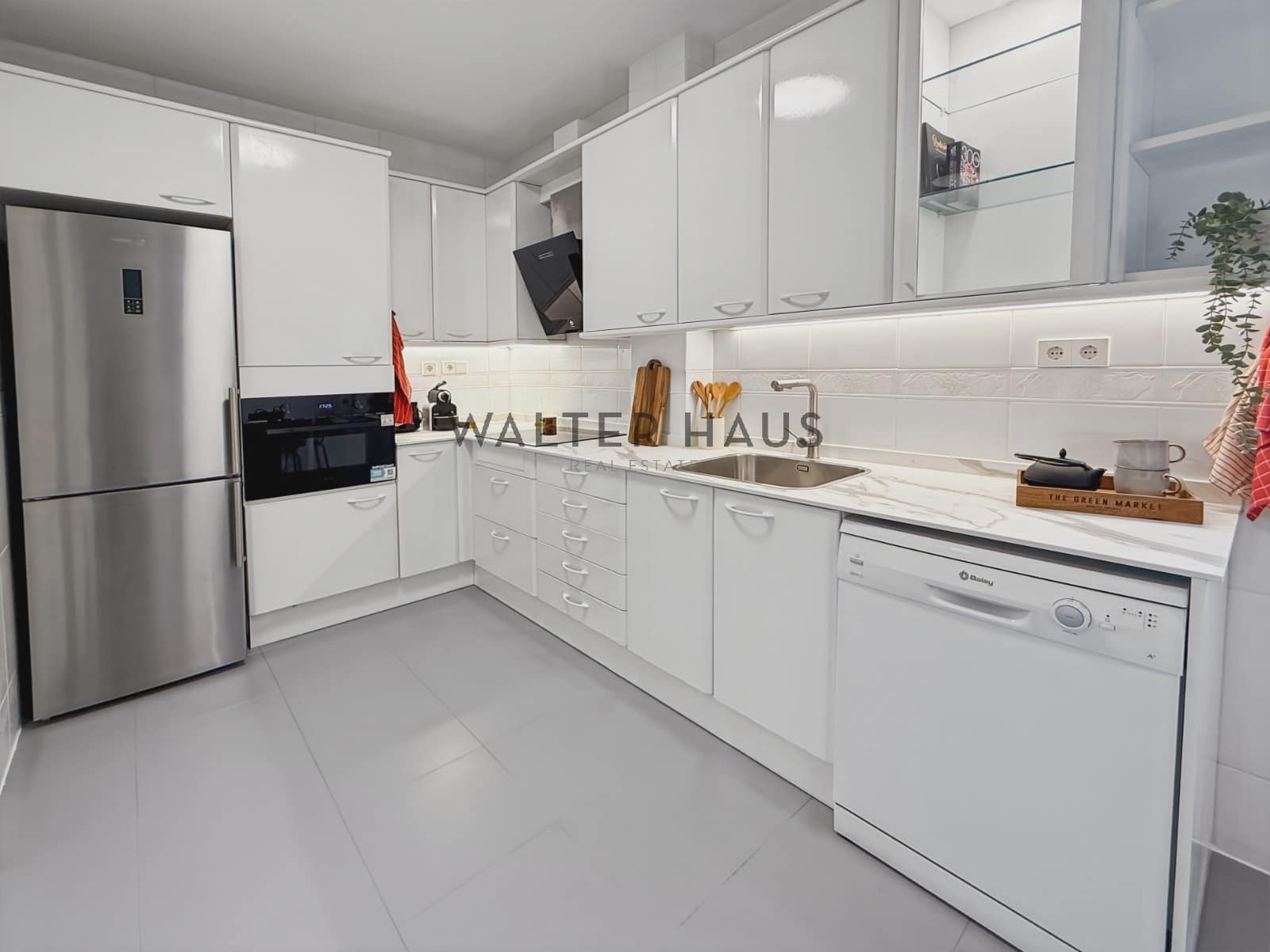 Villa/Maison de 4 chambres à louer à Barcelone ville - 3 400 € (Ref: 9293793)