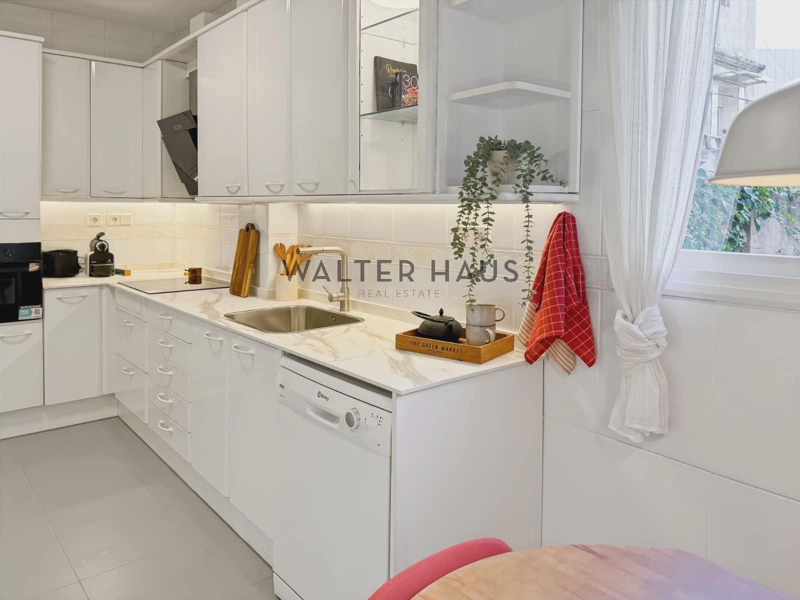 Villa/Maison de 4 chambres à louer à Barcelone ville - 3 400 € (Ref: 9293793)