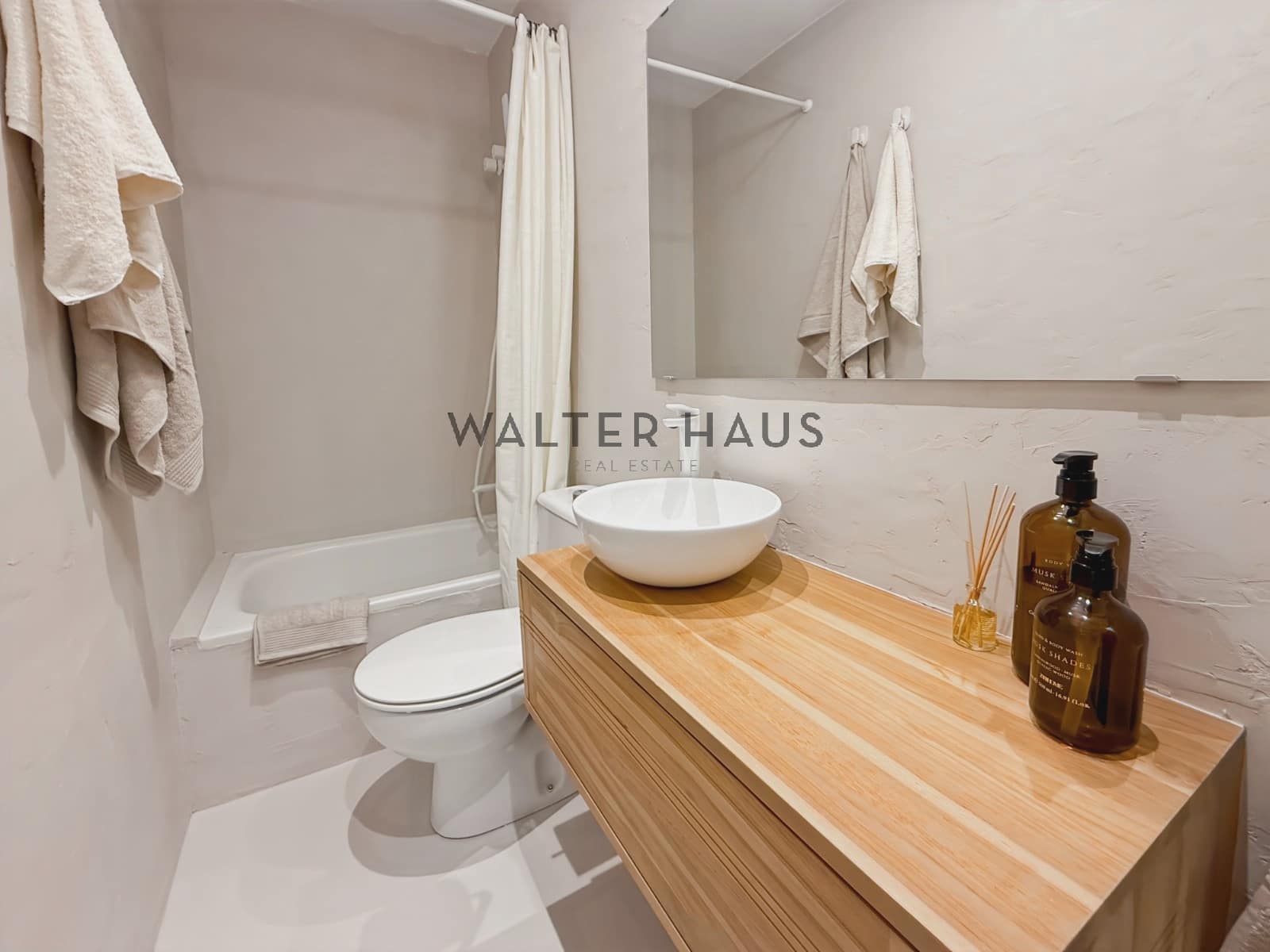 Villa/Maison de 4 chambres à louer à Barcelone ville - 3 400 € (Ref: 9293793)