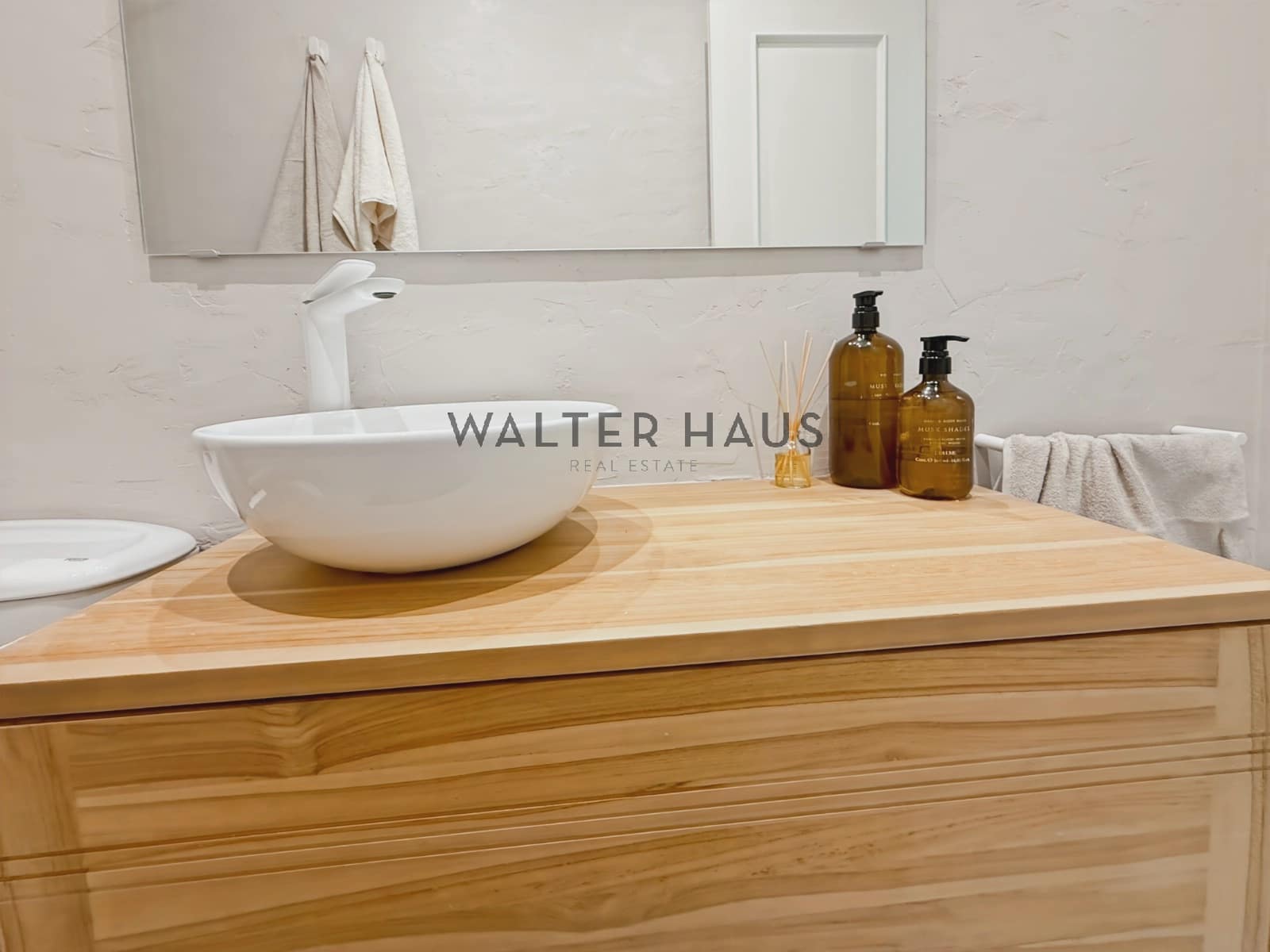 Villa/Maison de 4 chambres à louer à Barcelone ville - 3 400 € (Ref: 9293793)