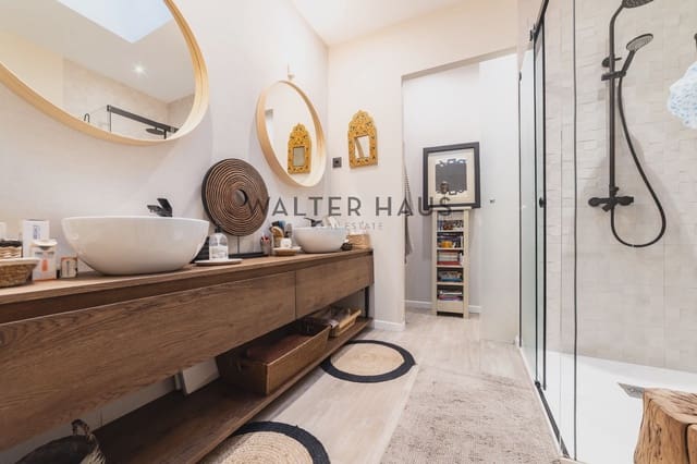 3 bedroom Flat for sale in El Viso, Madrid city with garage - € 1,800,000 (Ref: 9296419)
