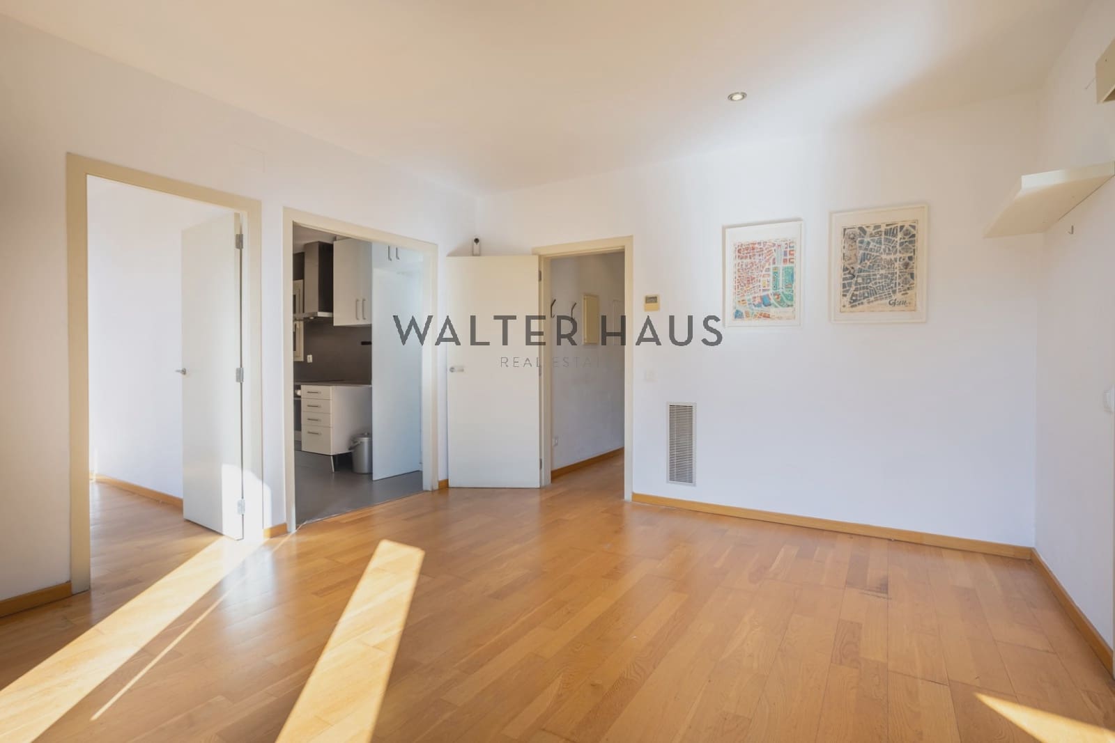 2 bedroom Flat for sale in Barcelona city - € 570,000 (Ref: 9296420)