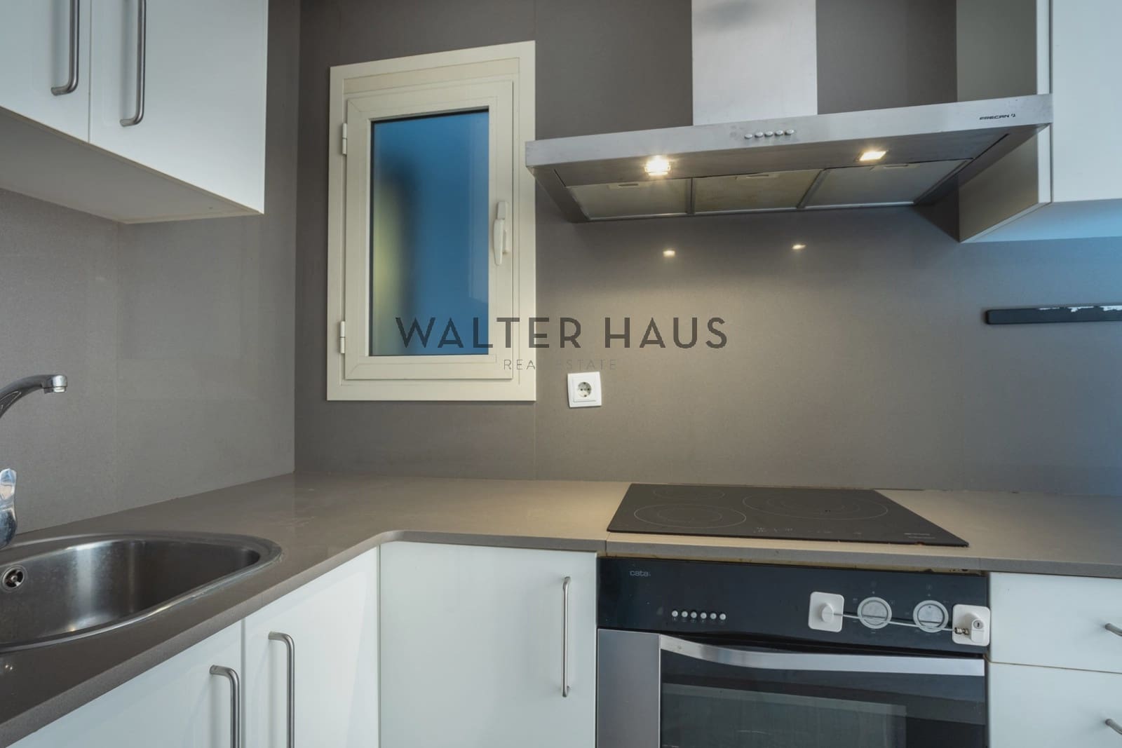 2 bedroom Flat for sale in Barcelona city - € 570,000 (Ref: 9296420)