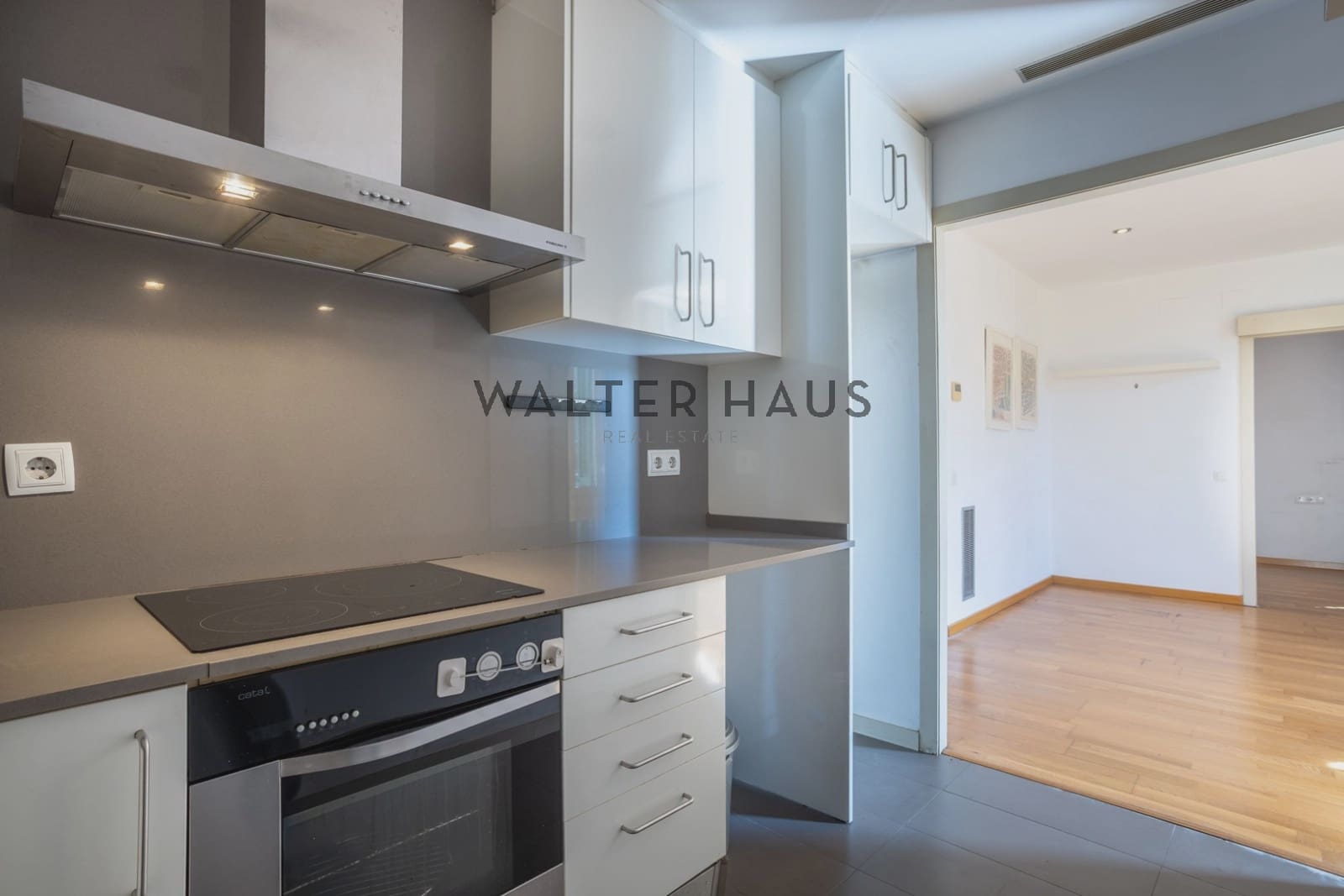 2 bedroom Flat for sale in Barcelona city - € 570,000 (Ref: 9296420)