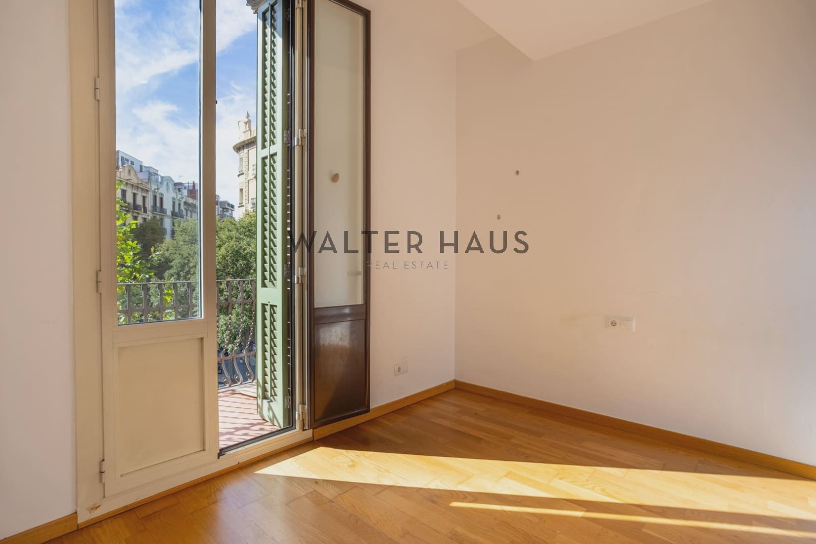 2 bedroom Flat for sale in Barcelona city - € 570,000 (Ref: 9296420)