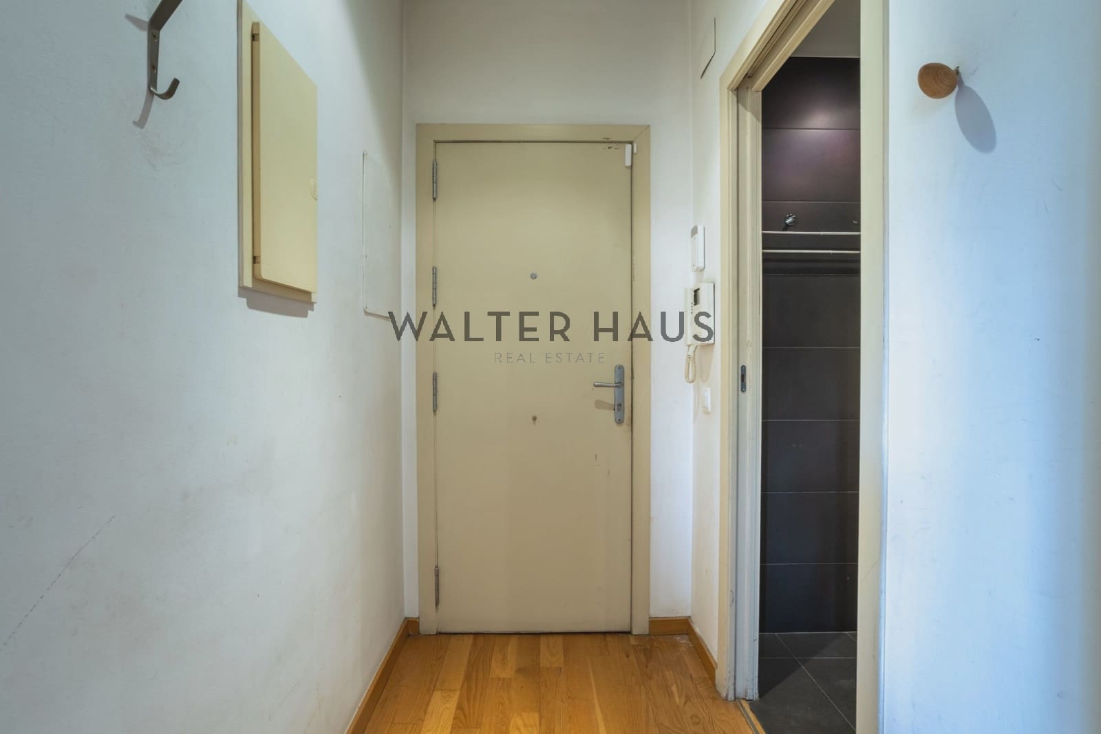 2 bedroom Flat for sale in Barcelona city - € 570,000 (Ref: 9296420)