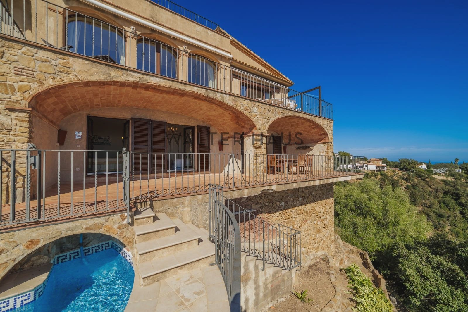 4 bedroom Flat for sale in Platja d'Aro with pool - € 1,295,000 (Ref: 9297945)