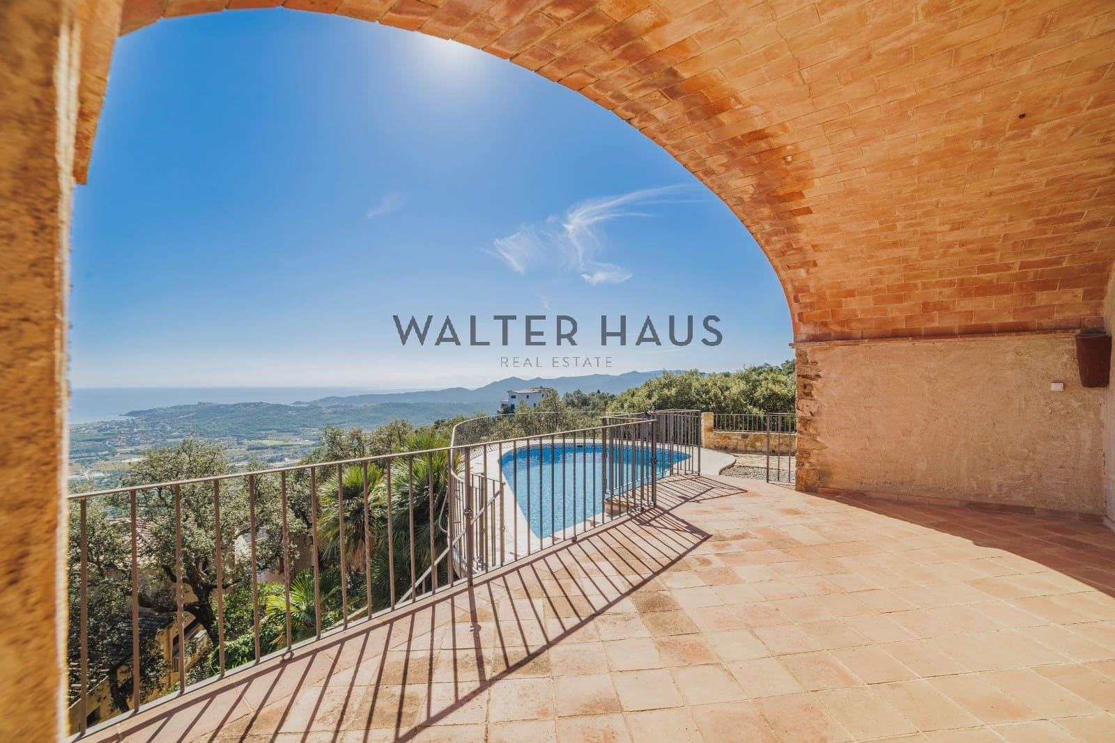 4 bedroom Flat for sale in Platja d'Aro with pool - € 1,295,000 (Ref: 9297945)