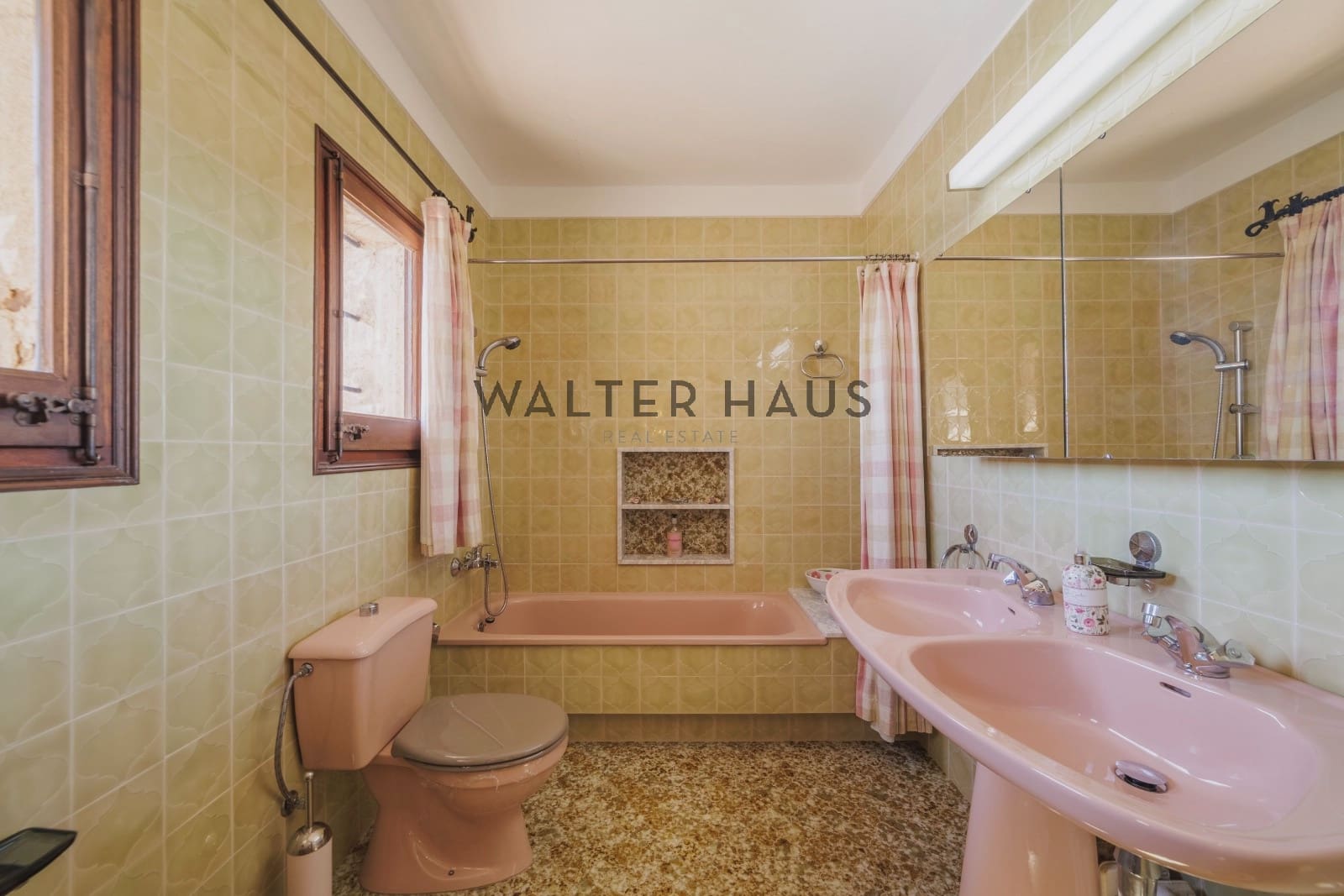 4 bedroom Flat for sale in Platja d'Aro with pool - € 1,295,000 (Ref: 9297945)