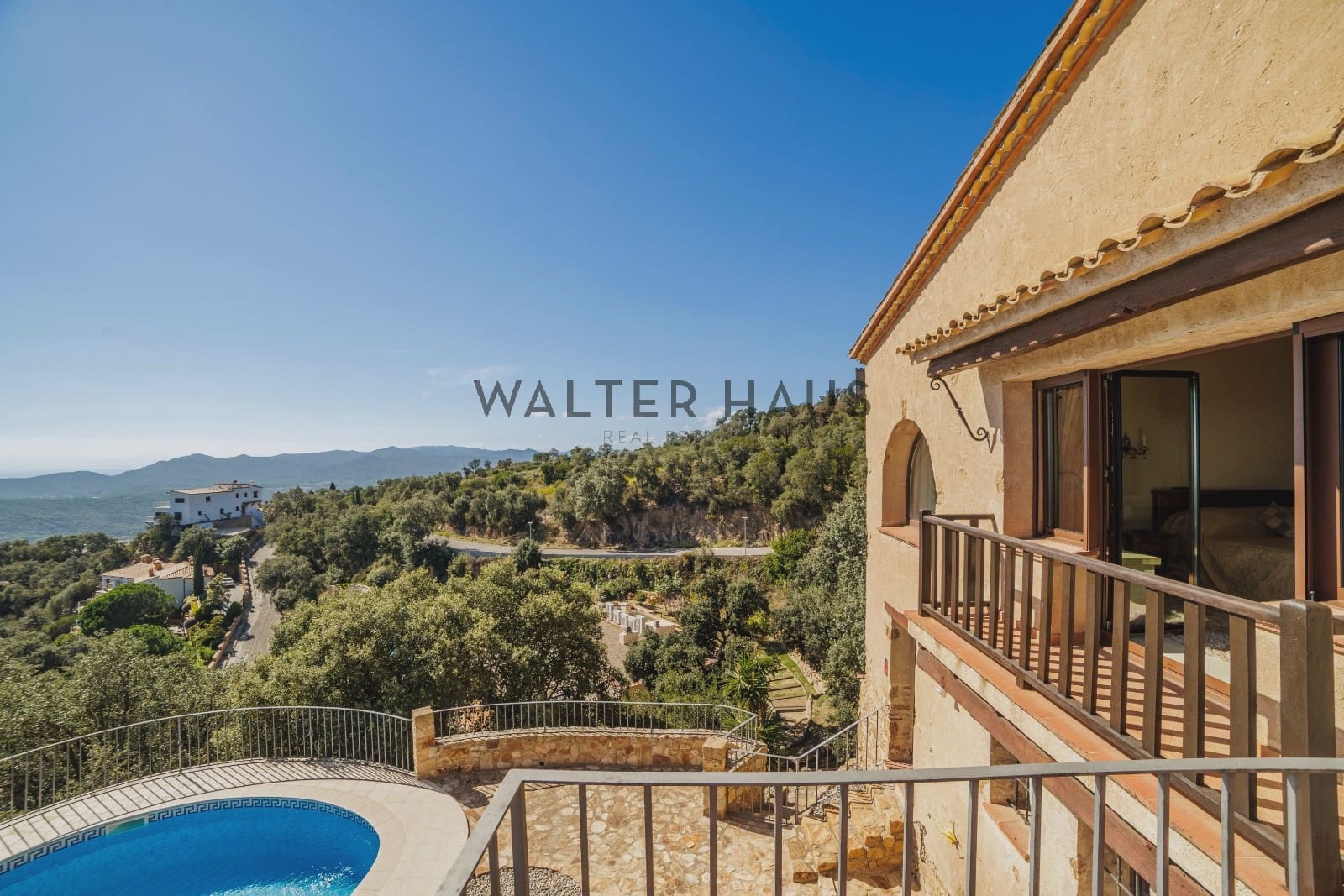 4 bedroom Flat for sale in Platja d'Aro with pool - € 1,295,000 (Ref: 9297945)