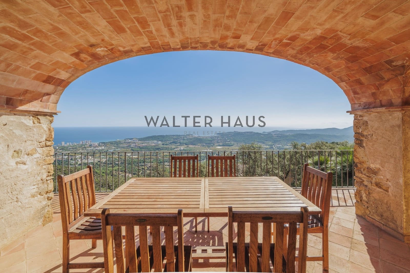 4 bedroom Flat for sale in Platja d'Aro with pool - € 1,295,000 (Ref: 9297945)