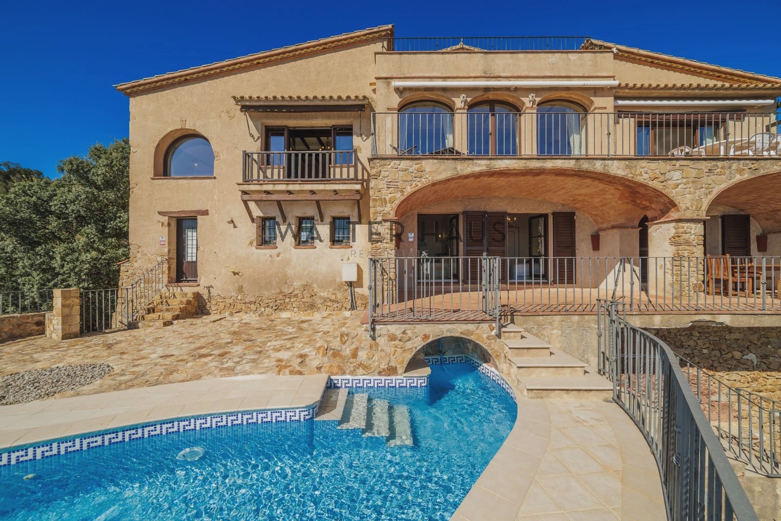 4 bedroom Flat for sale in Platja d'Aro with pool - € 1,295,000 (Ref: 9297945)