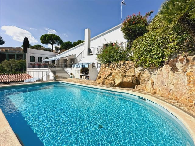 6 bedroom Villa for sale in Platja d'Aro, Castell-Platja d'Aro with pool - € 1,200,000 (Ref: 9301404)