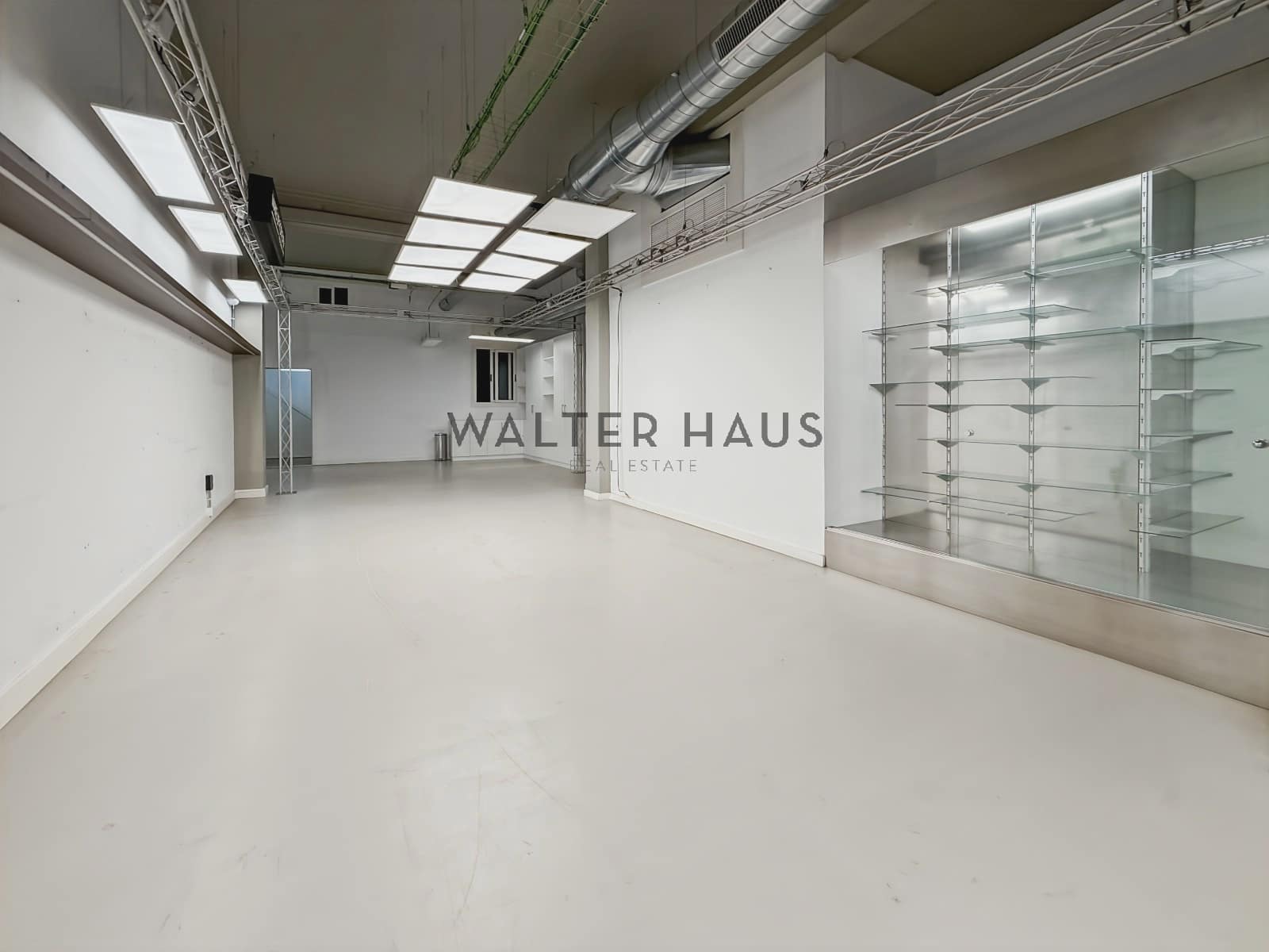 Erhverv til leje i Barcelona by - € 3.800 (Ref: 9301806)