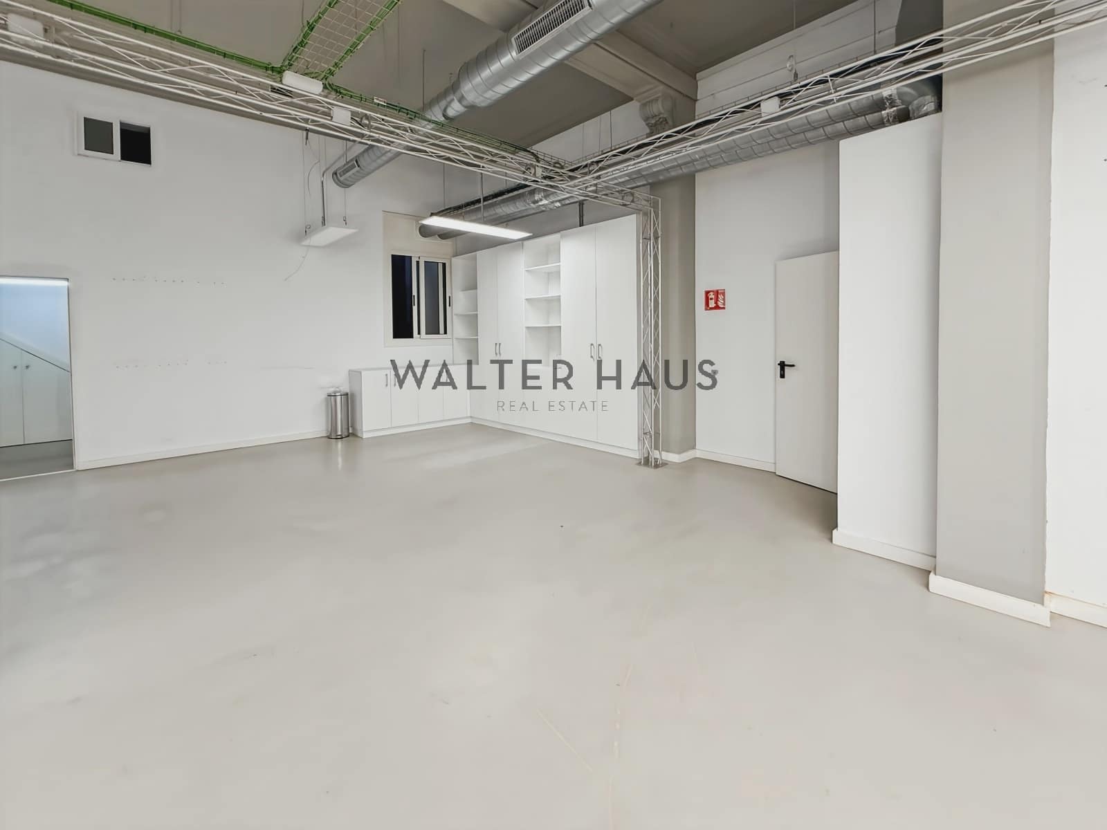 Erhverv til leje i Barcelona by - € 3.800 (Ref: 9301806)