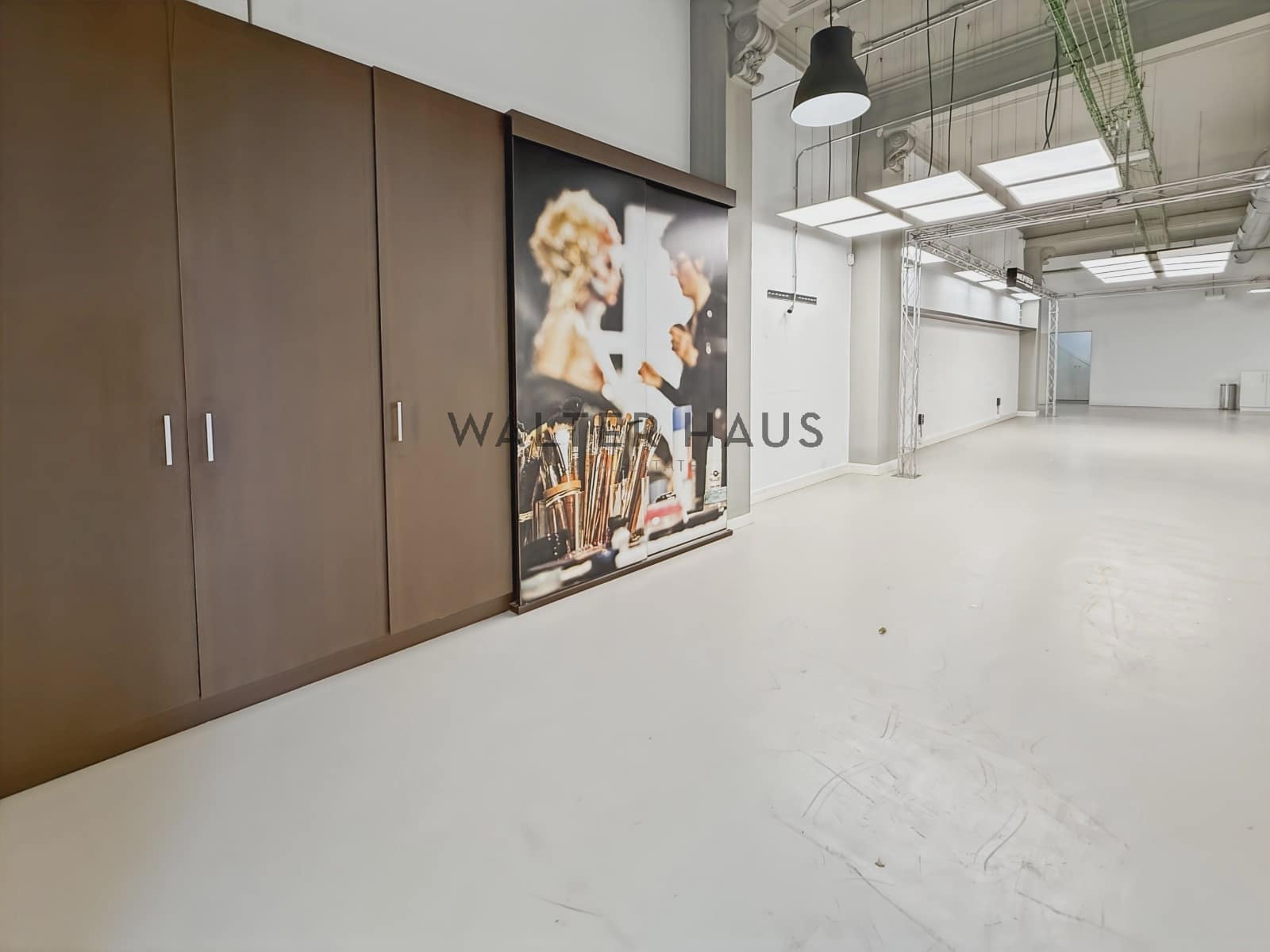 Erhverv til leje i Barcelona by - € 3.800 (Ref: 9301806)