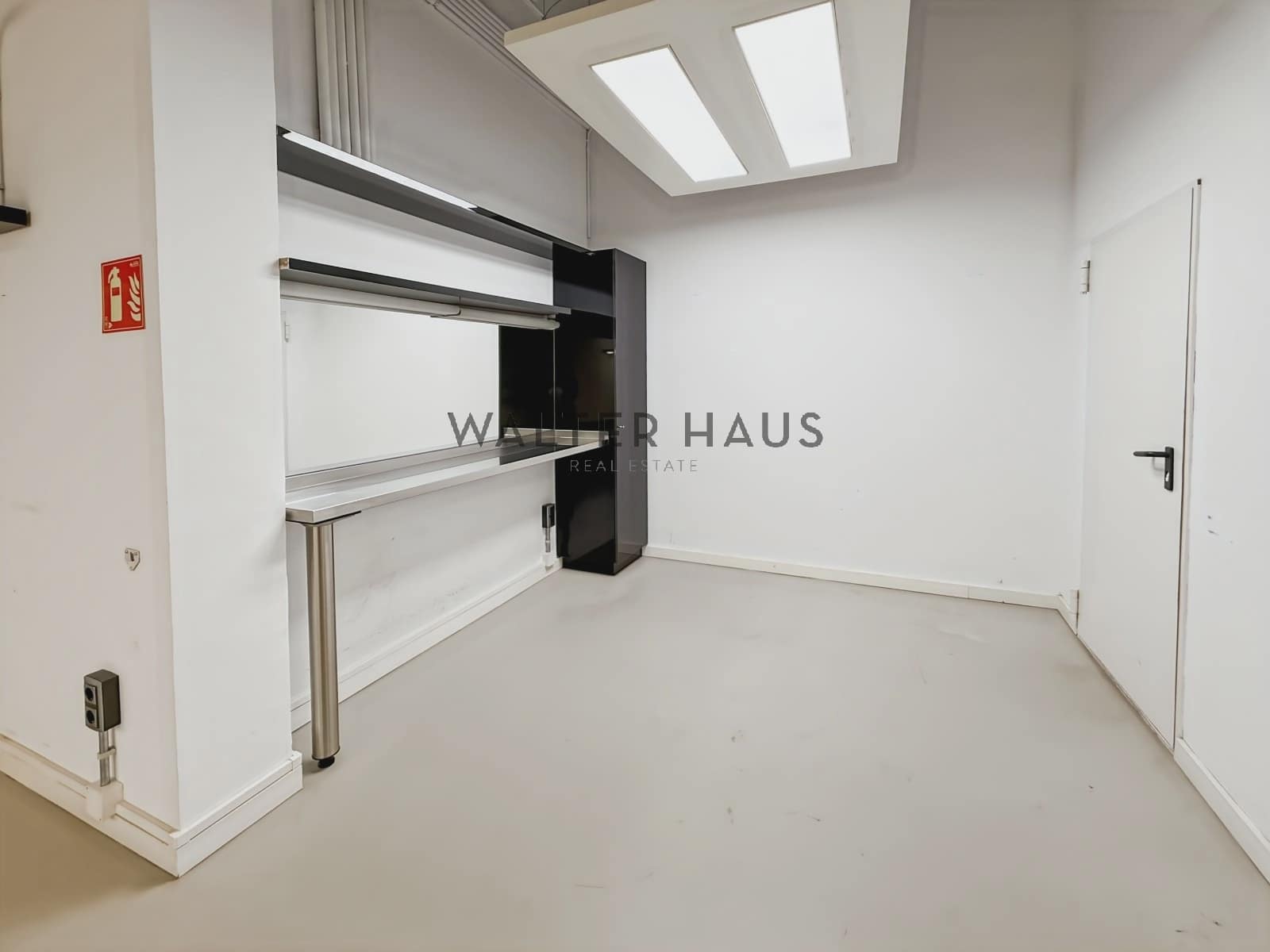 Erhverv til leje i Barcelona by - € 3.800 (Ref: 9301806)