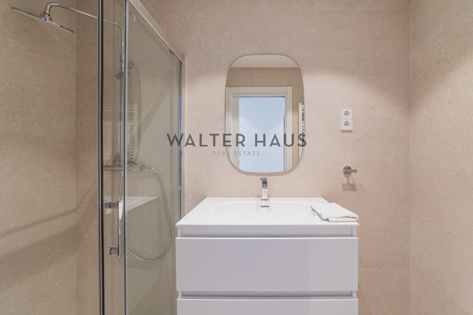 3 bedroom Flat for sale in Madrid city - € 1,250,000 (Ref: 9309213)