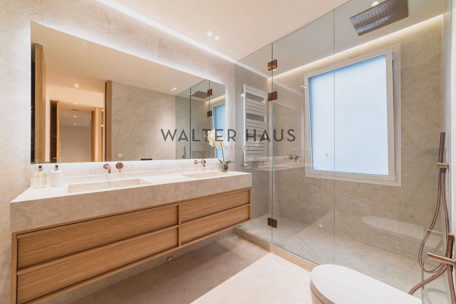 3 bedroom Flat for sale in Madrid city - € 1,430,000 (Ref: 9309377)