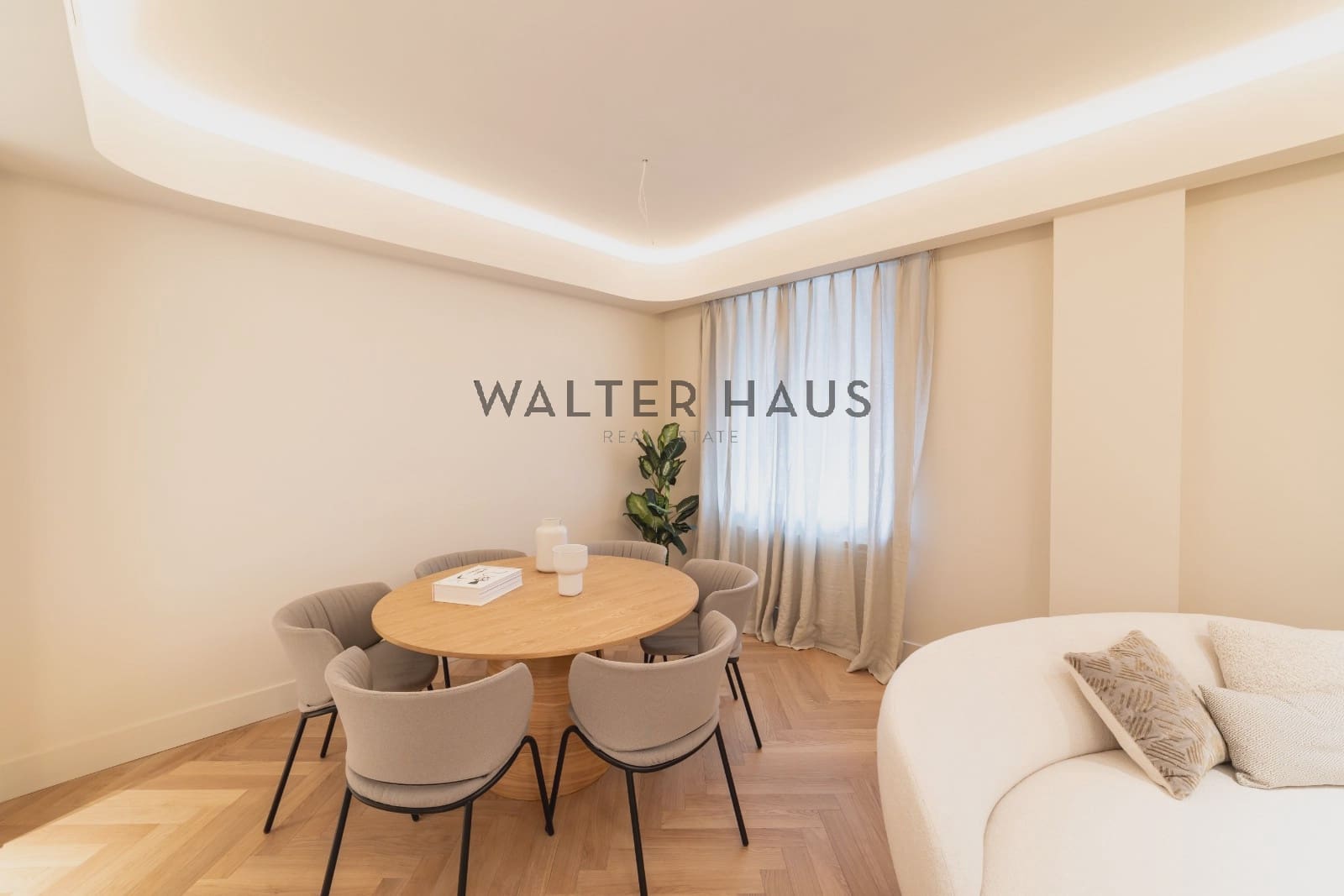 3 bedroom Flat for sale in Madrid city - € 1,430,000 (Ref: 9309377)