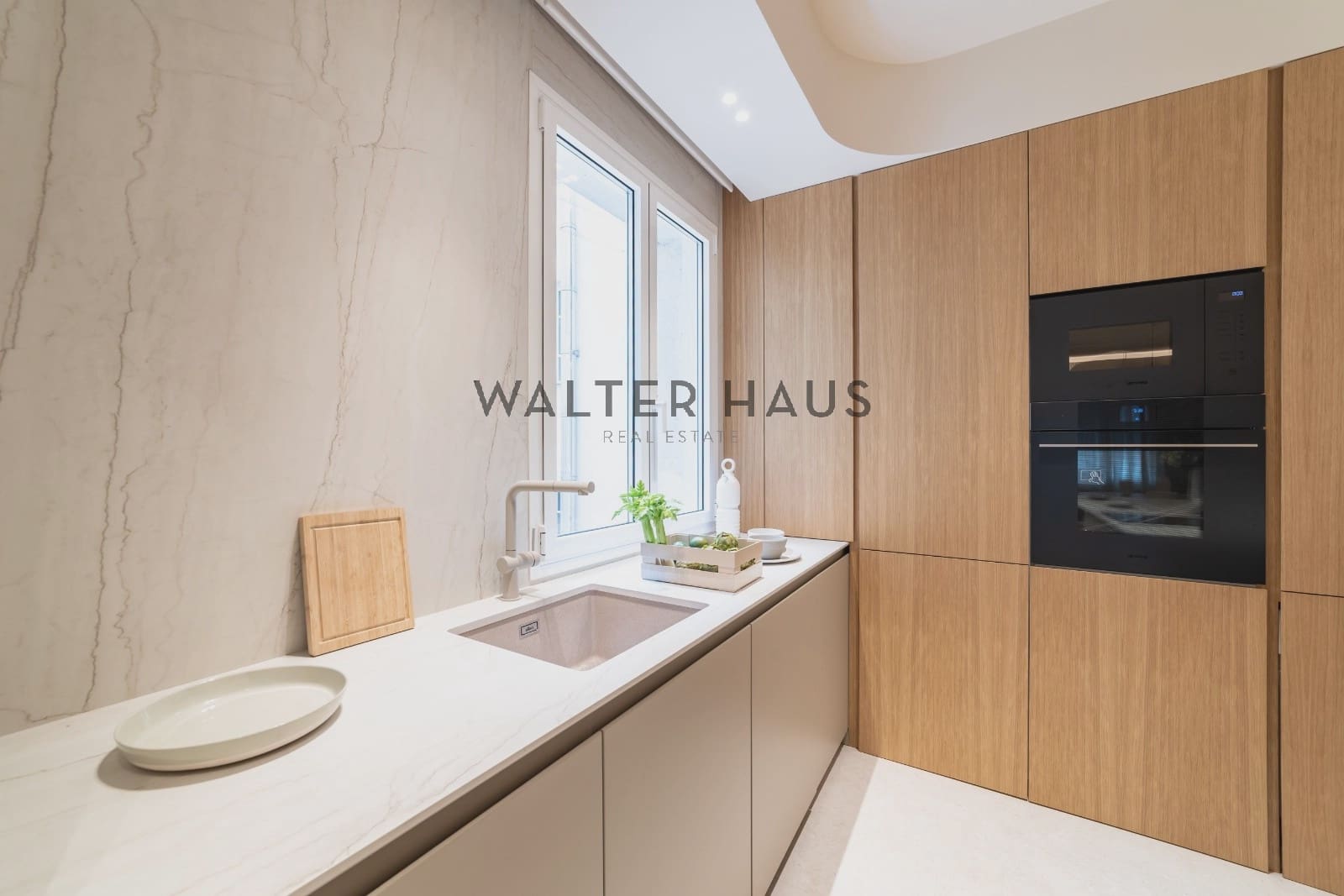 3 bedroom Flat for sale in Madrid city - € 1,430,000 (Ref: 9309377)