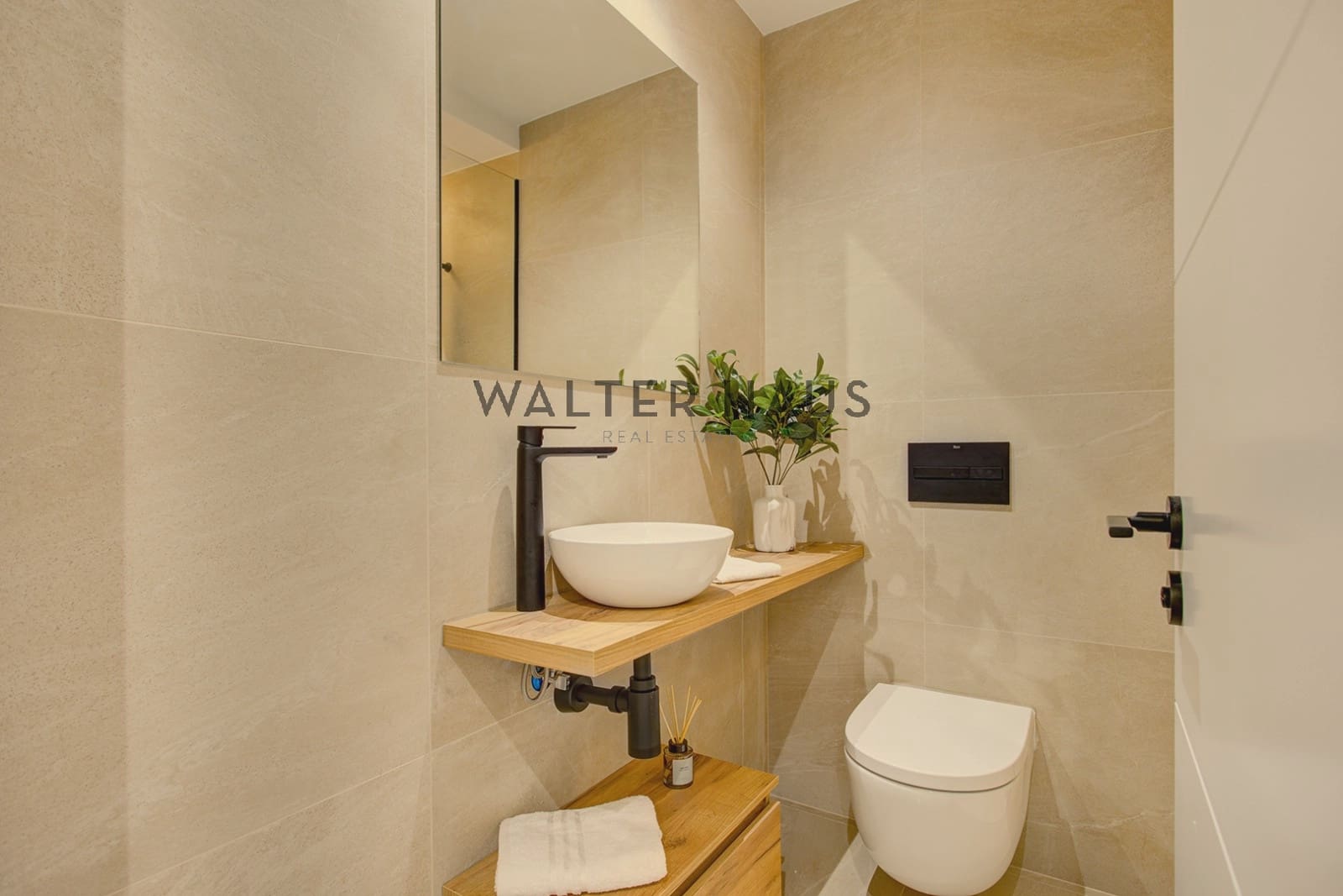 4 soveværelse Lejlighed til salg i Barcelona by - € 1.549.000 (Ref: 9319720)