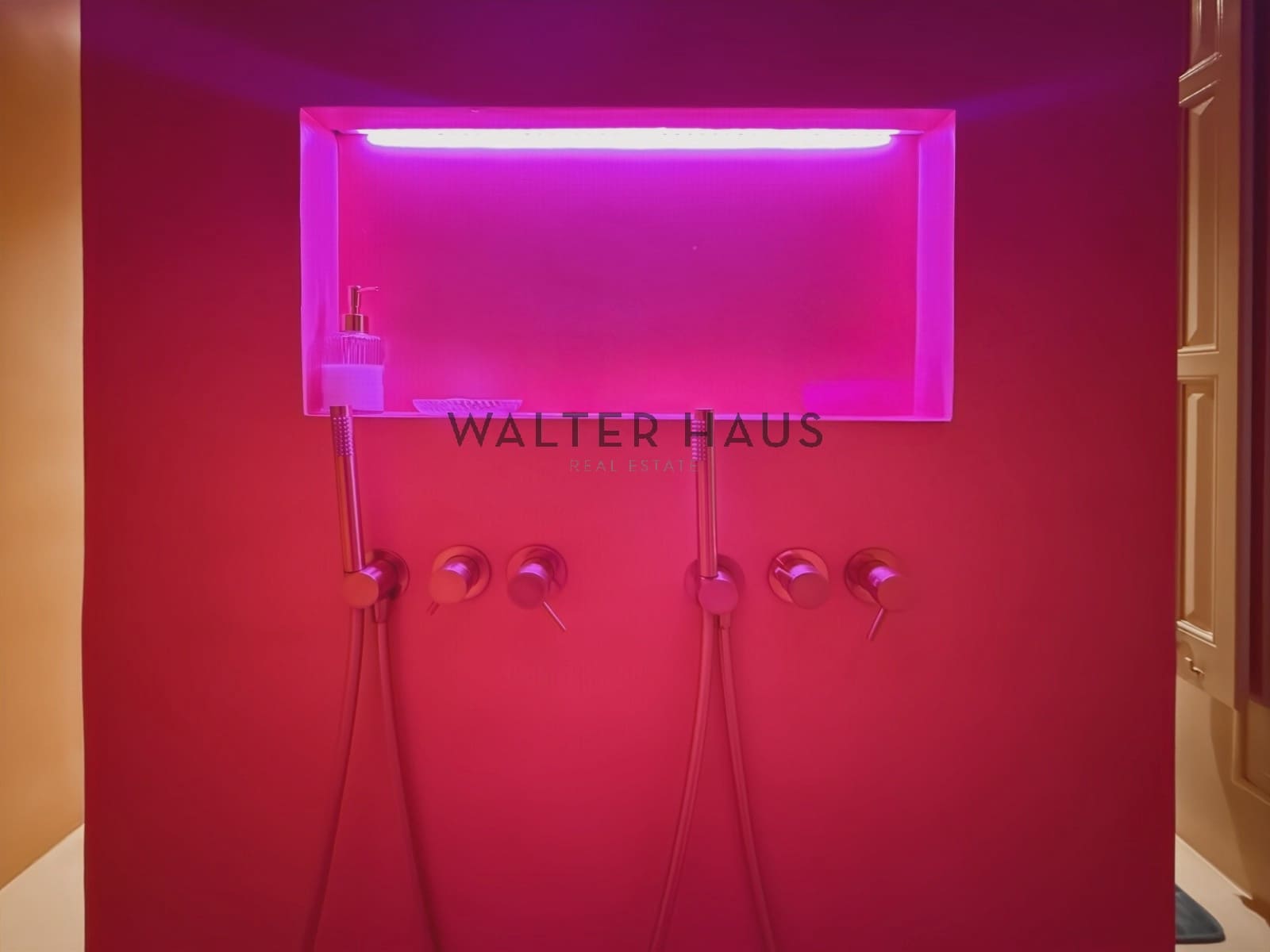 3 soveværelse Lejlighed til leje i Barcelona by - € 6.500 (Ref: 9329876)