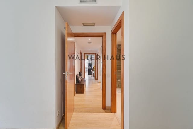 3 bedroom Flat for sale in Barcelona city with pool - € 720,000 (Ref: 9335637)