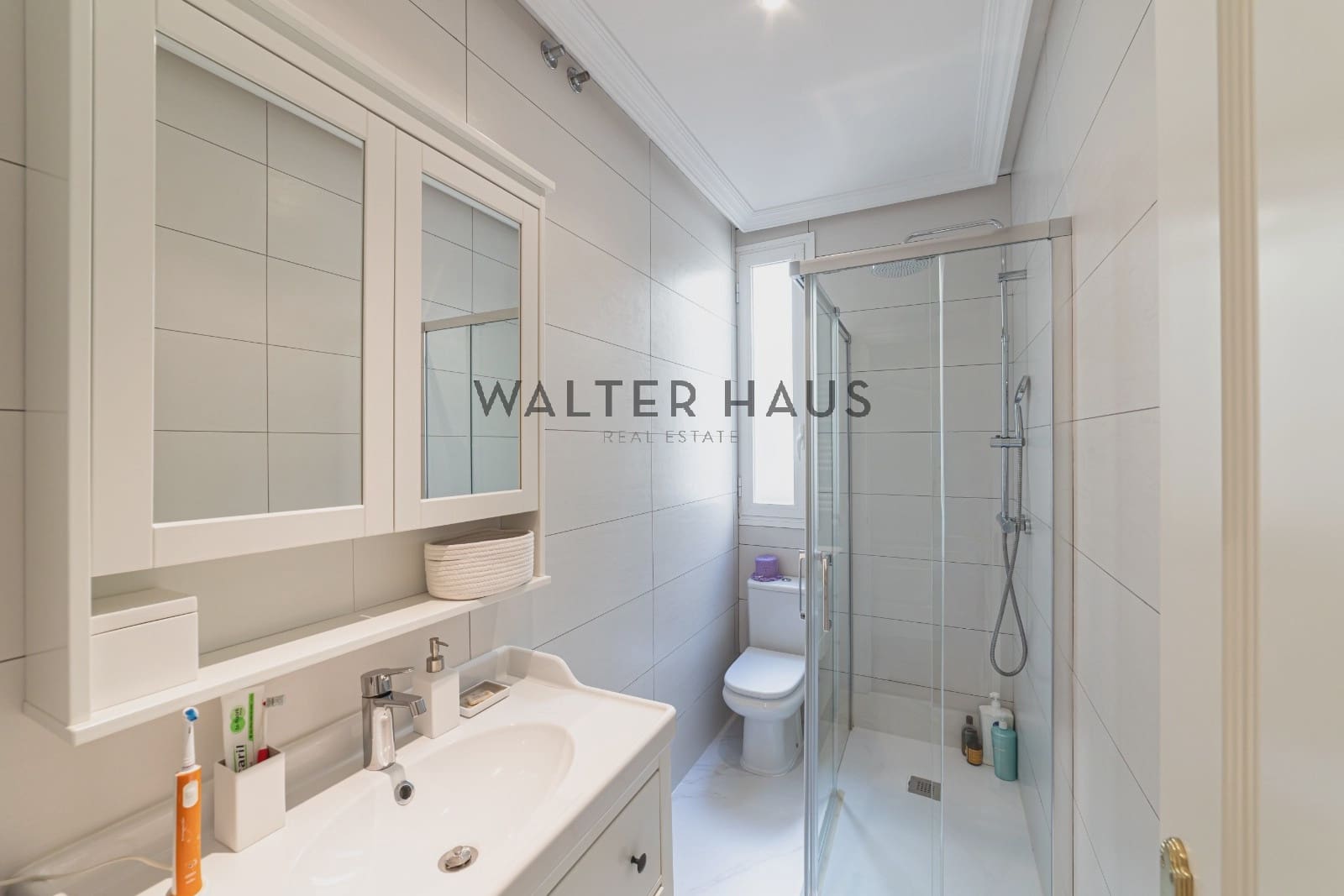 2 soveværelse Lejlighed til salg i Madrid by - € 800.000 (Ref: 9337057)