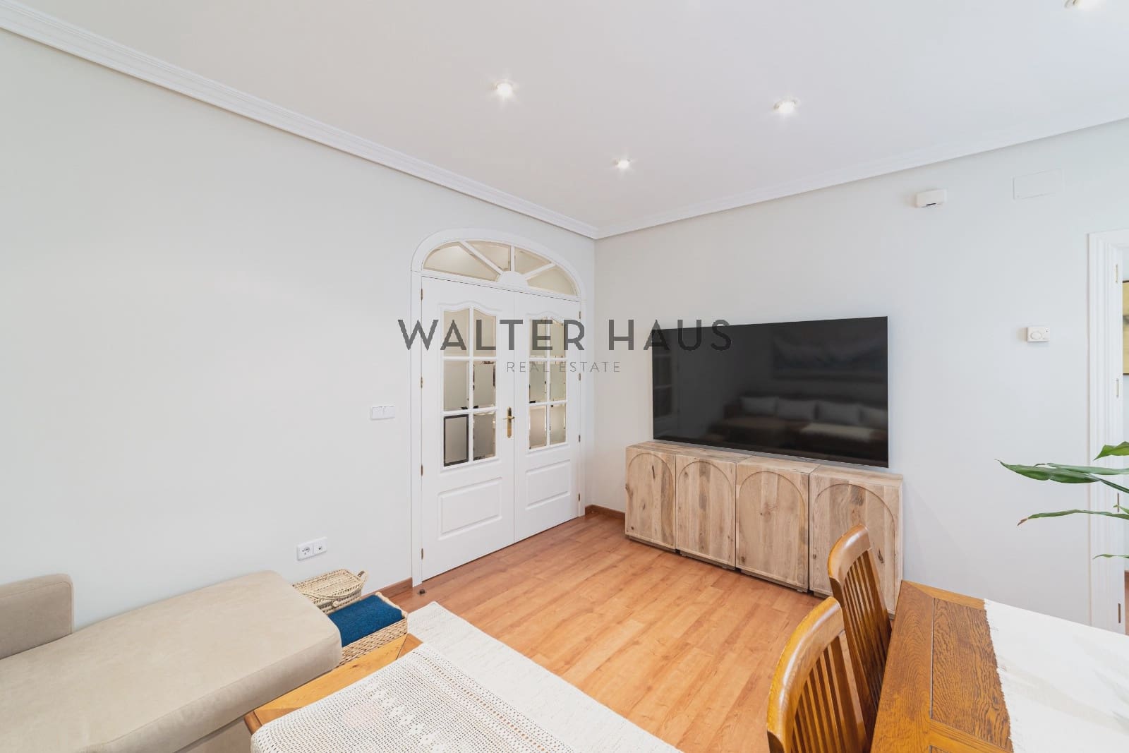 2 soveværelse Lejlighed til salg i Madrid by - € 800.000 (Ref: 9337057)