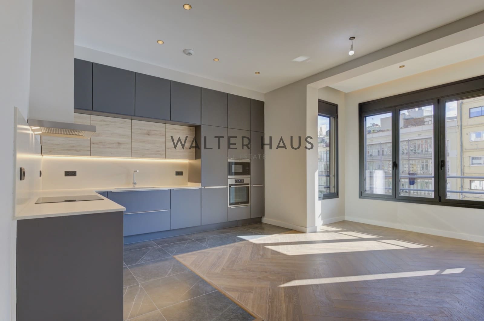 3 bedroom Flat for sale in Barcelona city - € 1,180,000 (Ref: 9352841)