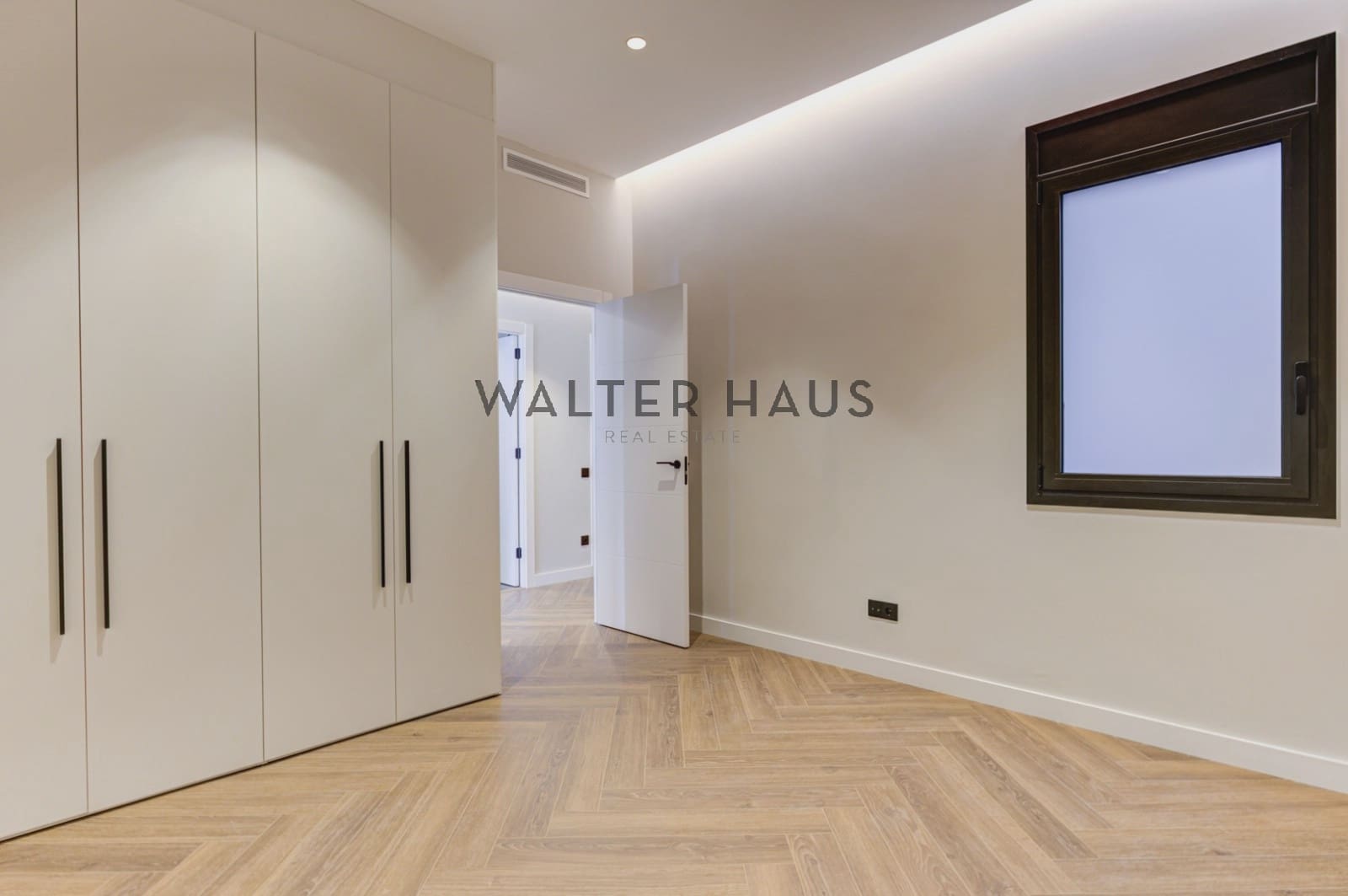 3 bedroom Flat for sale in Barcelona city - € 1,180,000 (Ref: 9352841)