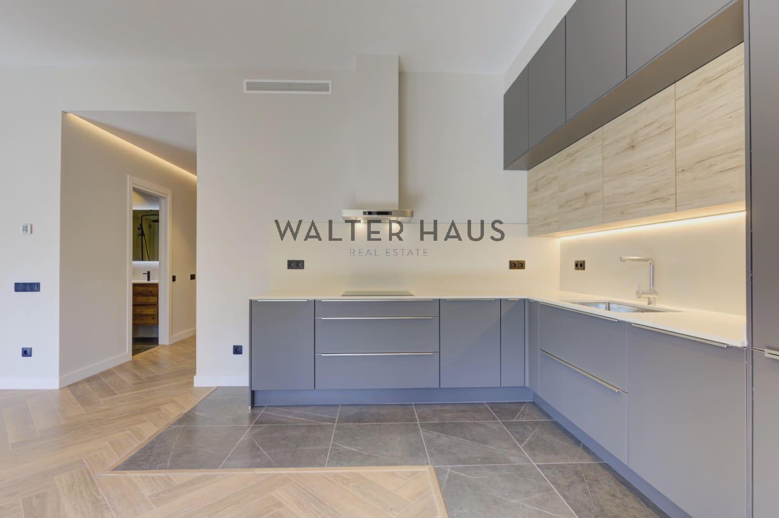 3 bedroom Flat for sale in Barcelona city - € 1,180,000 (Ref: 9352841)